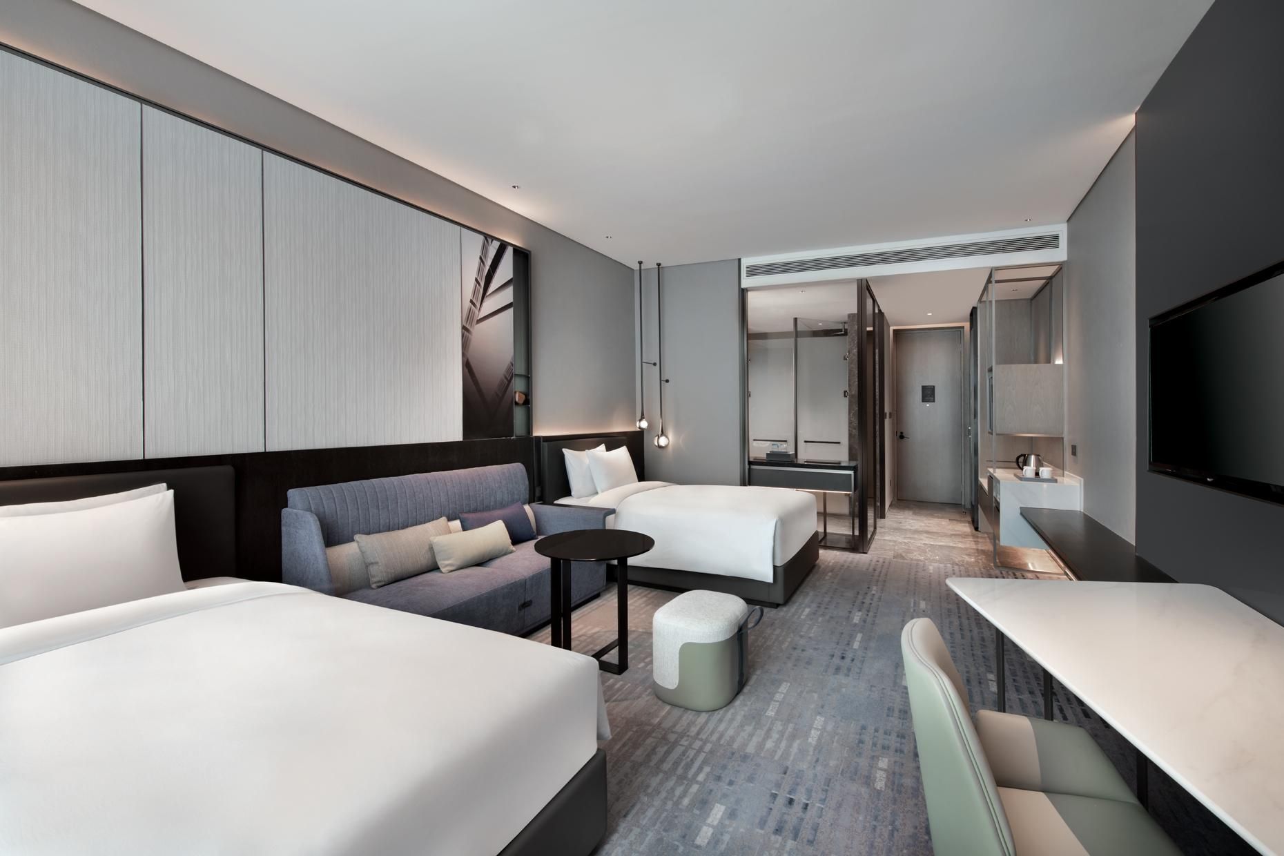 2 Twin Premium Lounge Access
