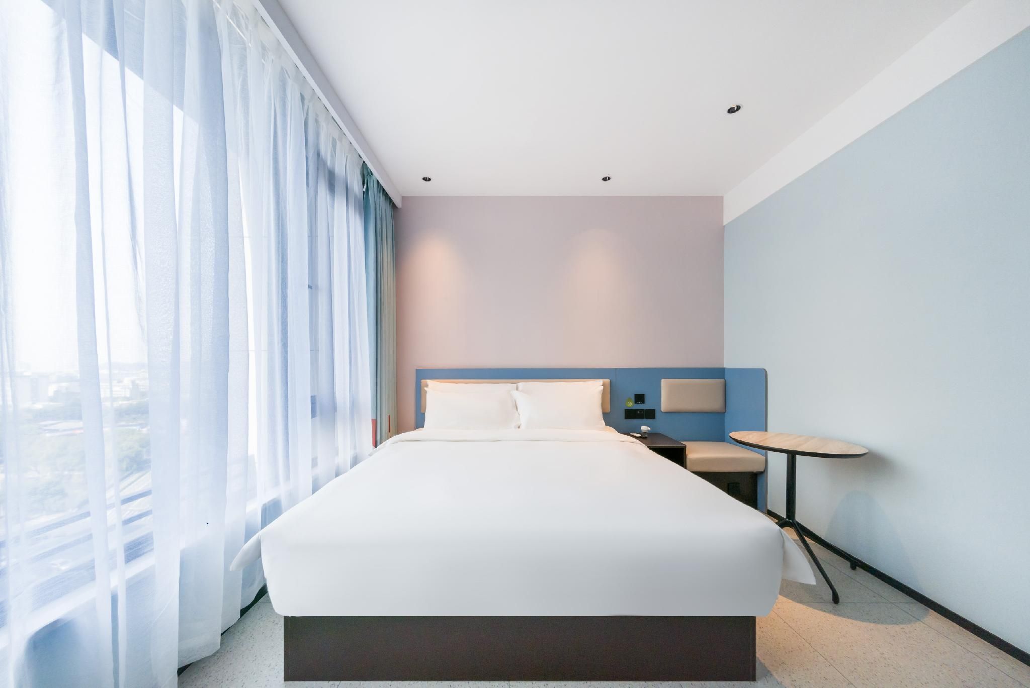Huazhu - Feature Superior 1 Bed Room