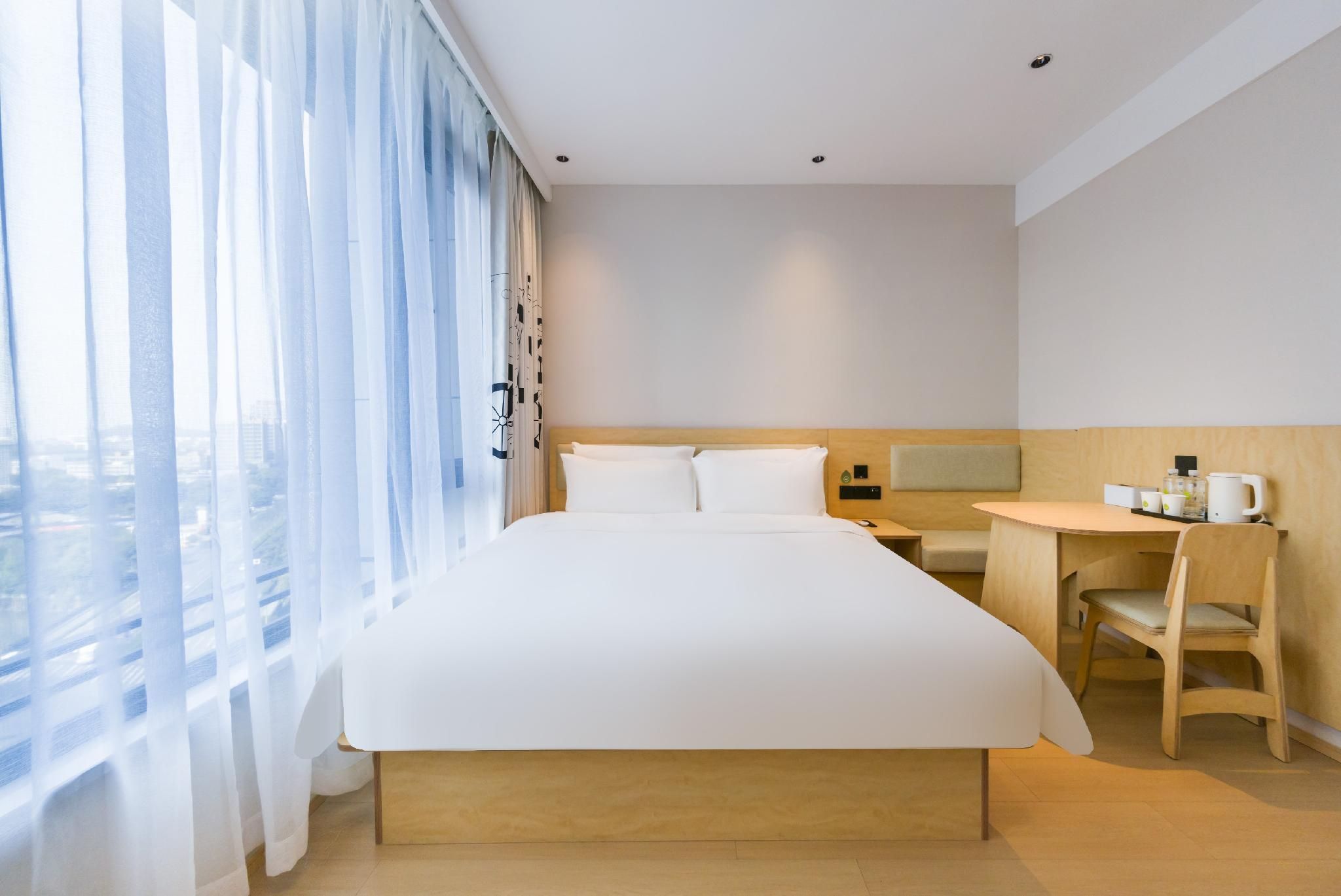 Huazhu - Superior BedRoom