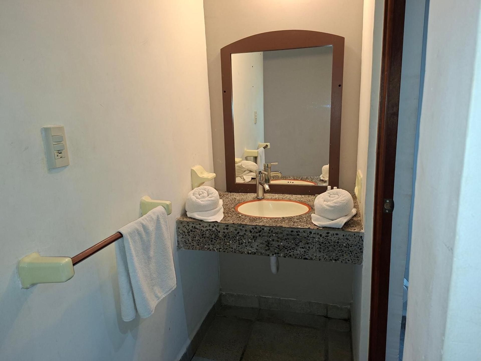 Hotel Tepoztlán Standard Twin Room 3