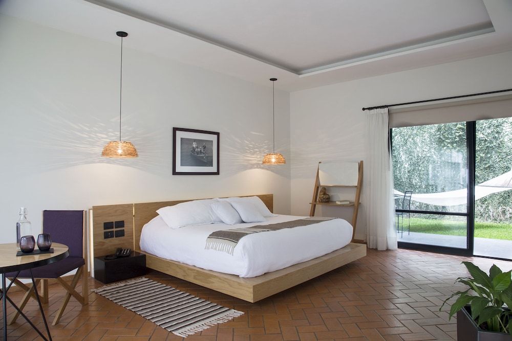 Suite with garden, hammock and water mirror
