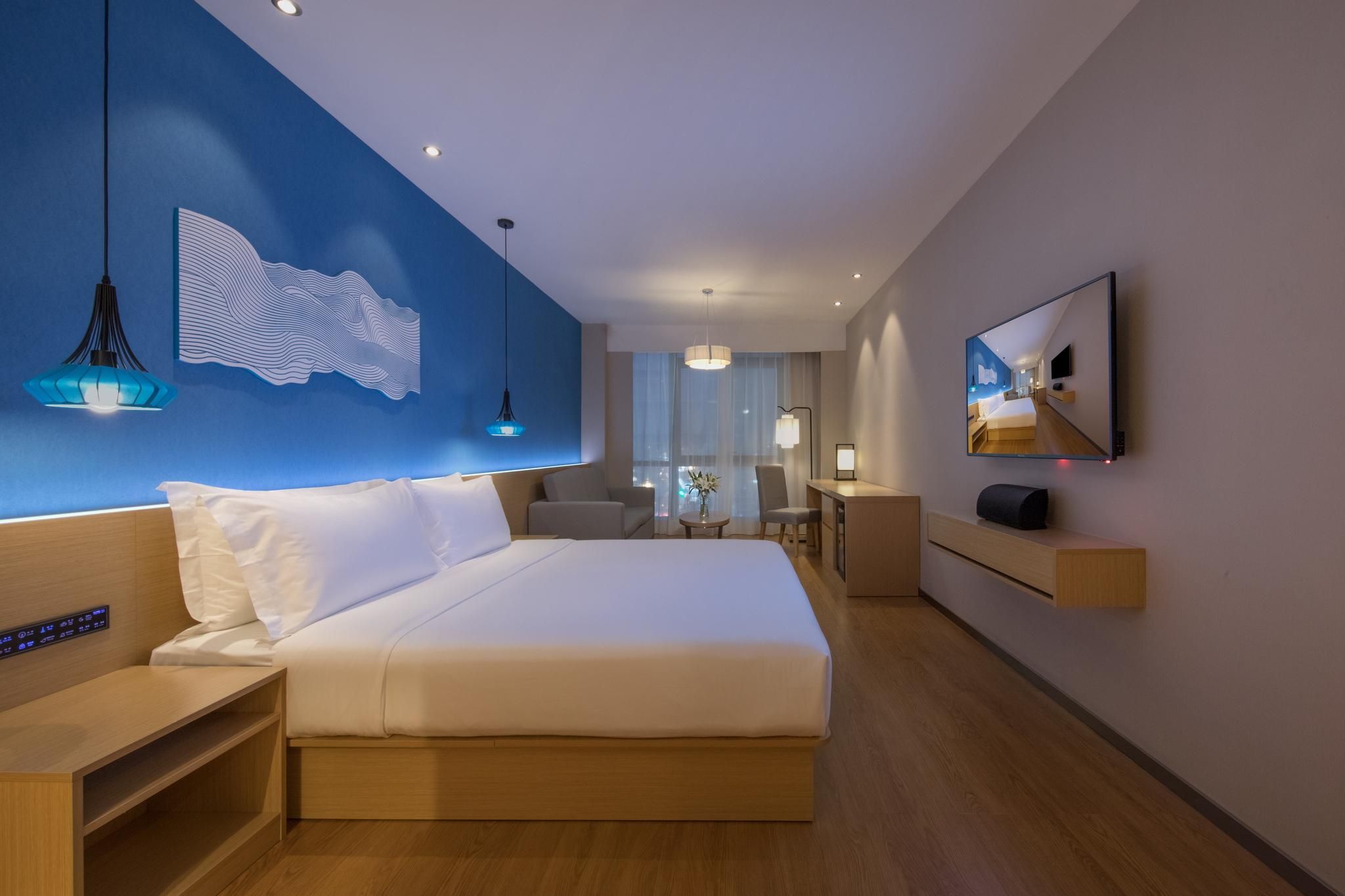 Business Queen Bed Room