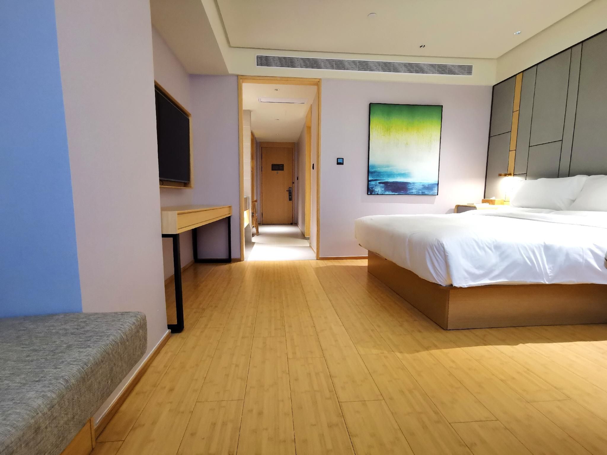 Business Queen Bed Room