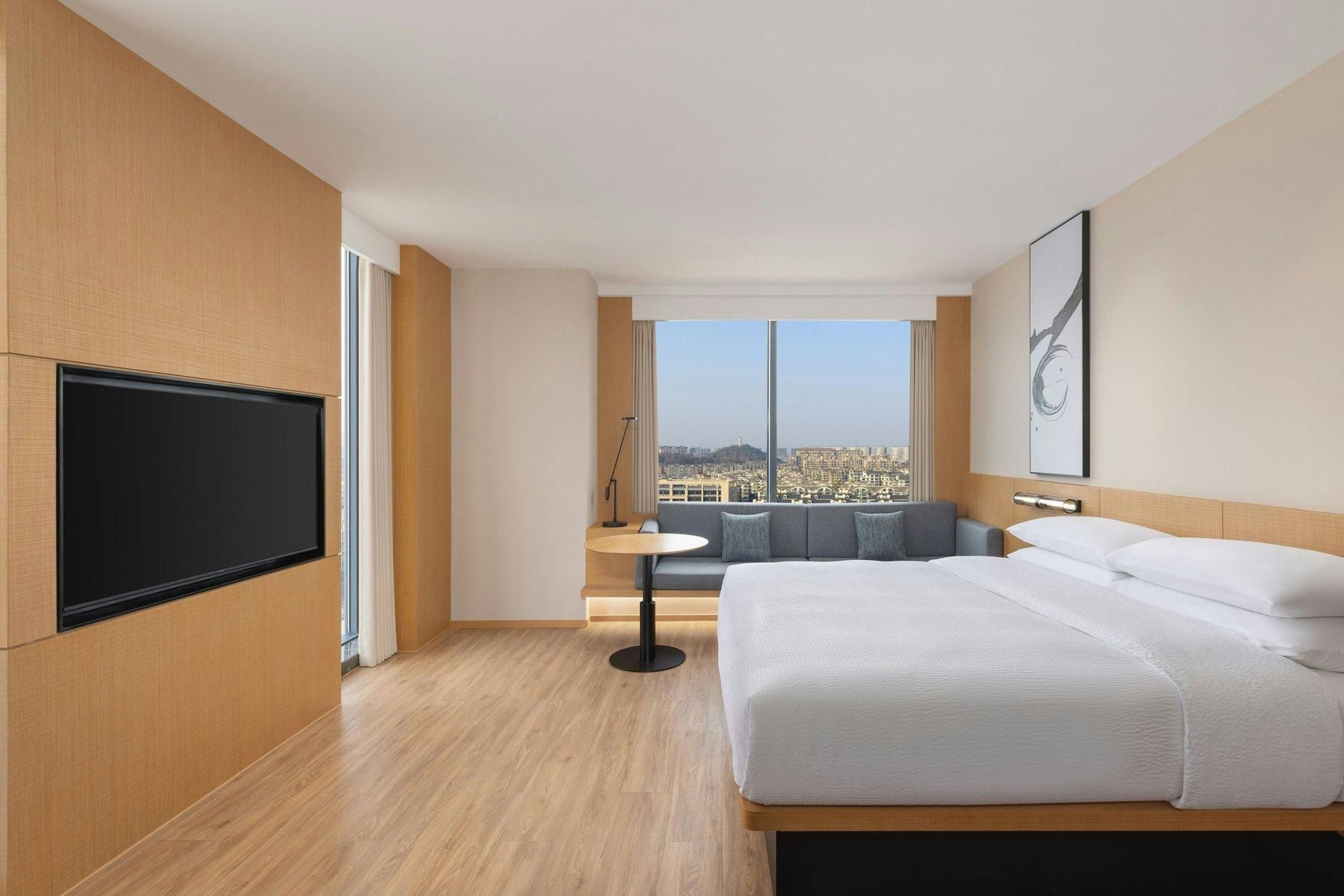 Business King, Guest room, 1 King, City view