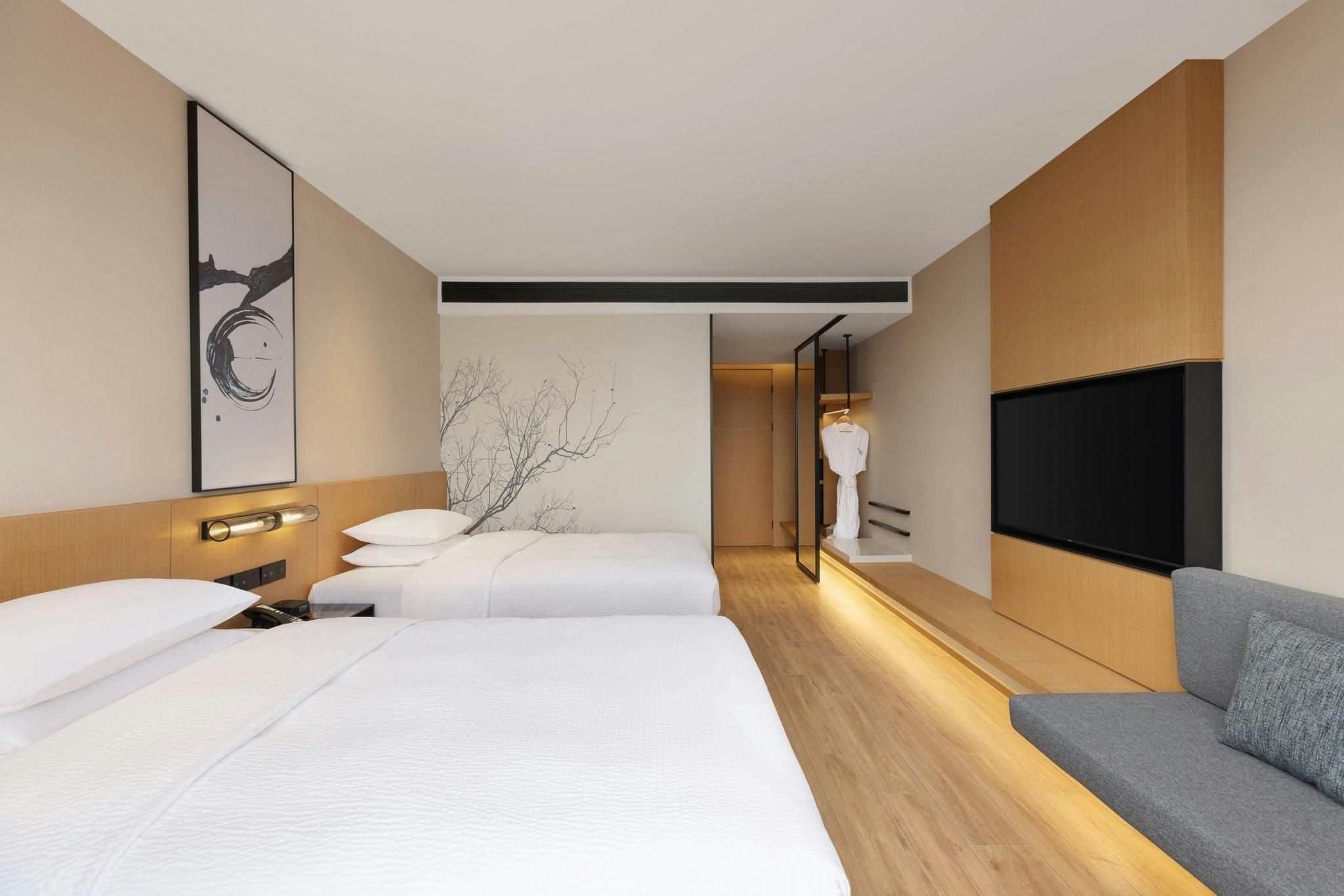 Business Double, Guest room, 2 Double, City view