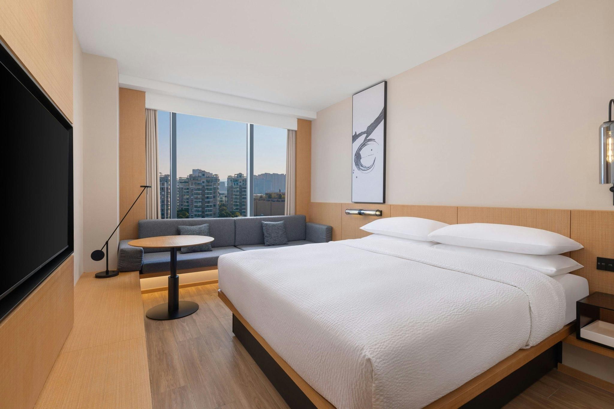 Standard King, Guest room, 1 King, City View