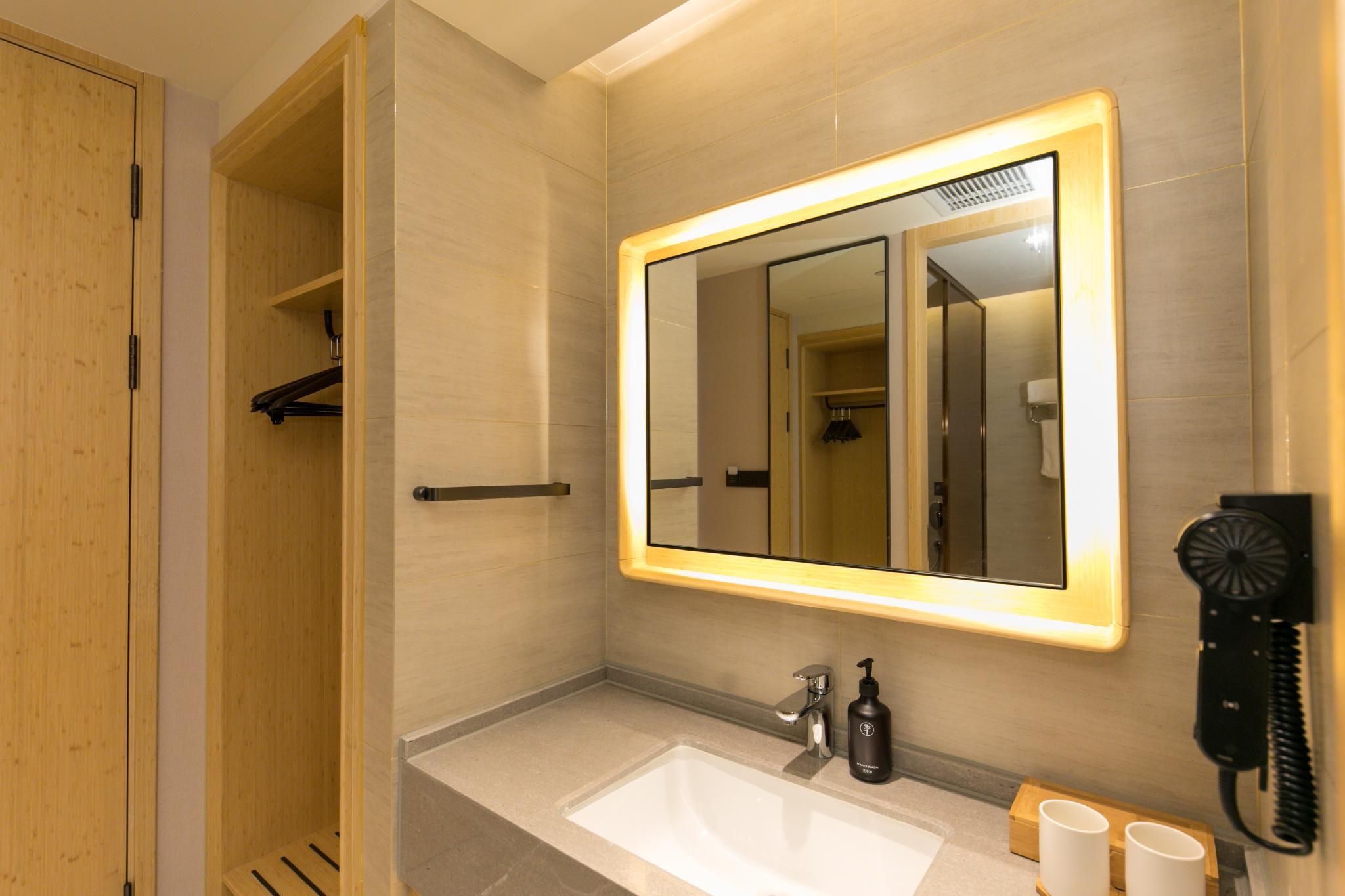 Business Queen Bed Room