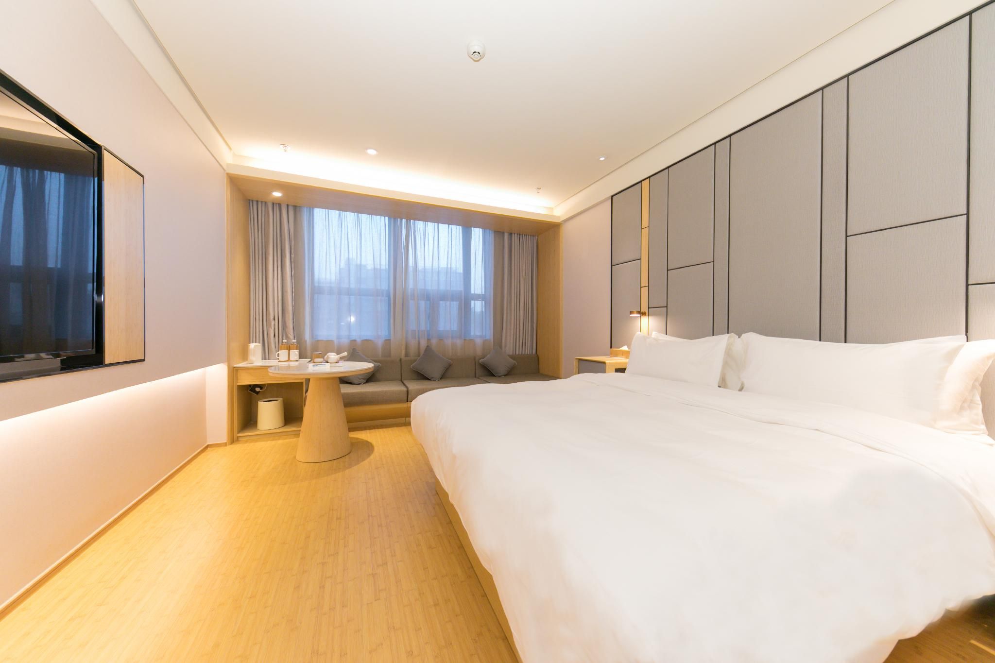 Business Queen Bed Room