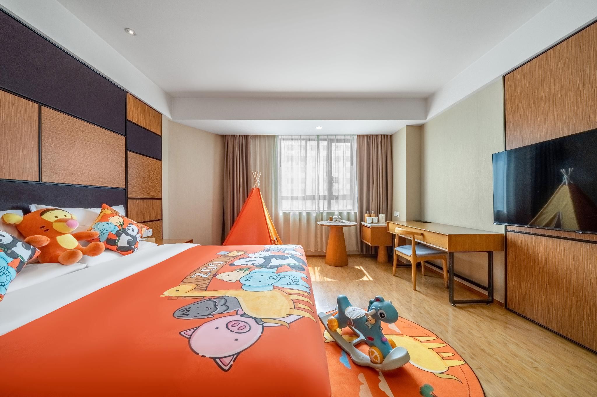 Huazhu - Bonding Room