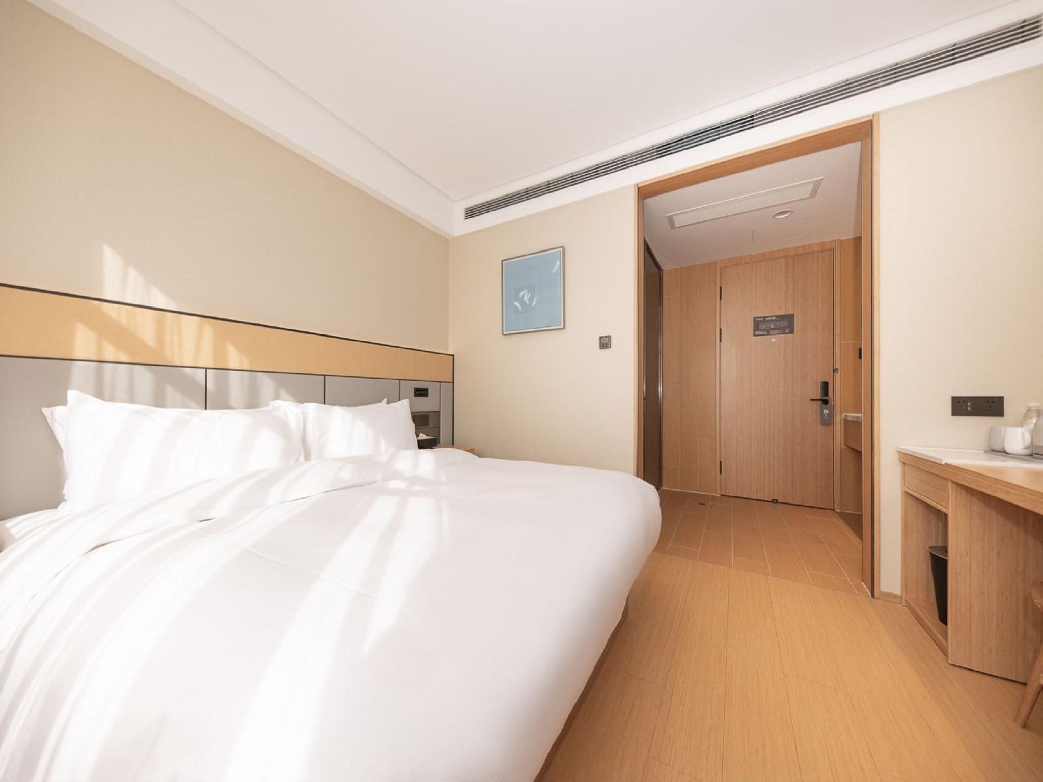 Business Queen Bed Room