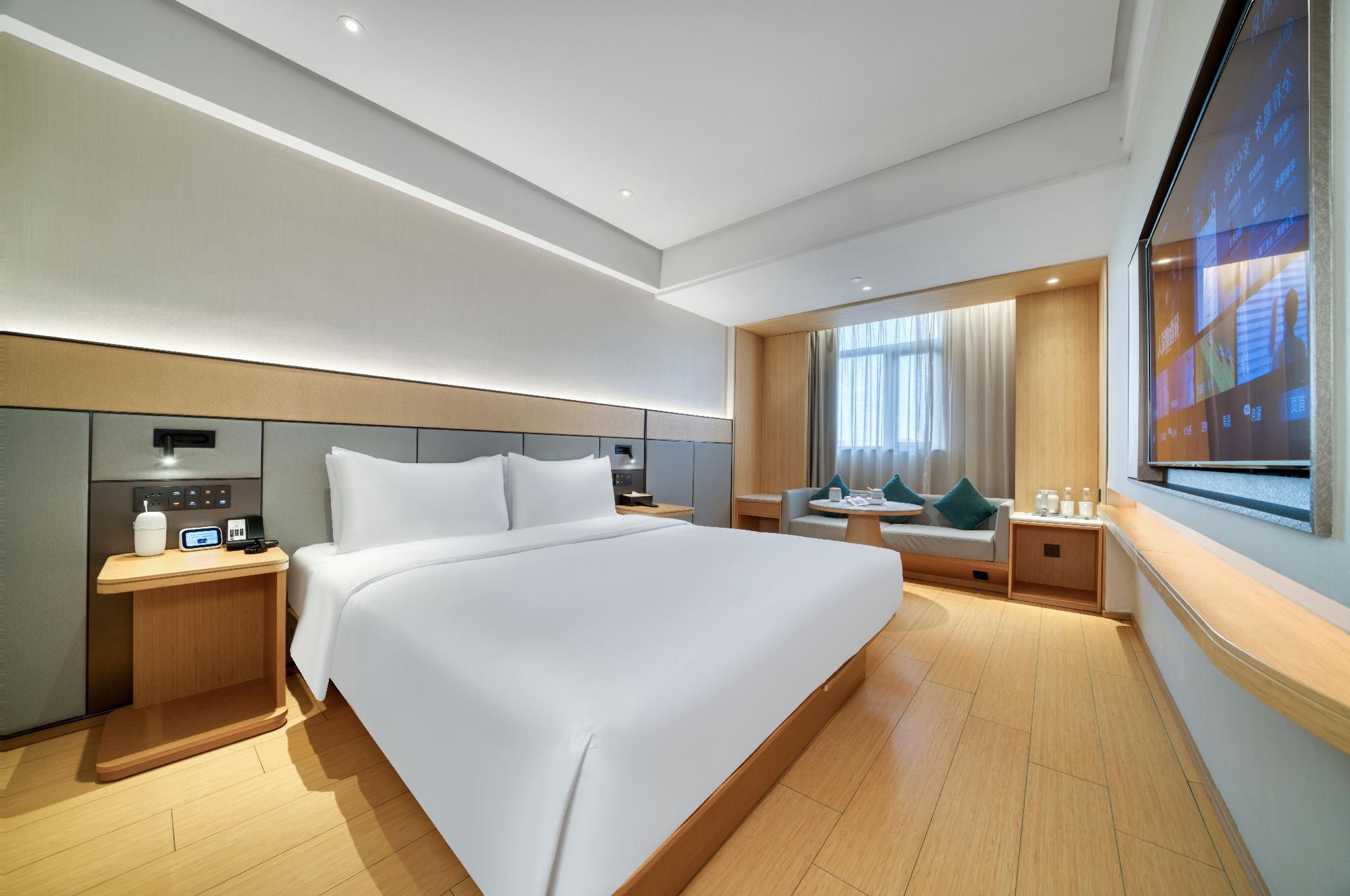 Queen Superior Room