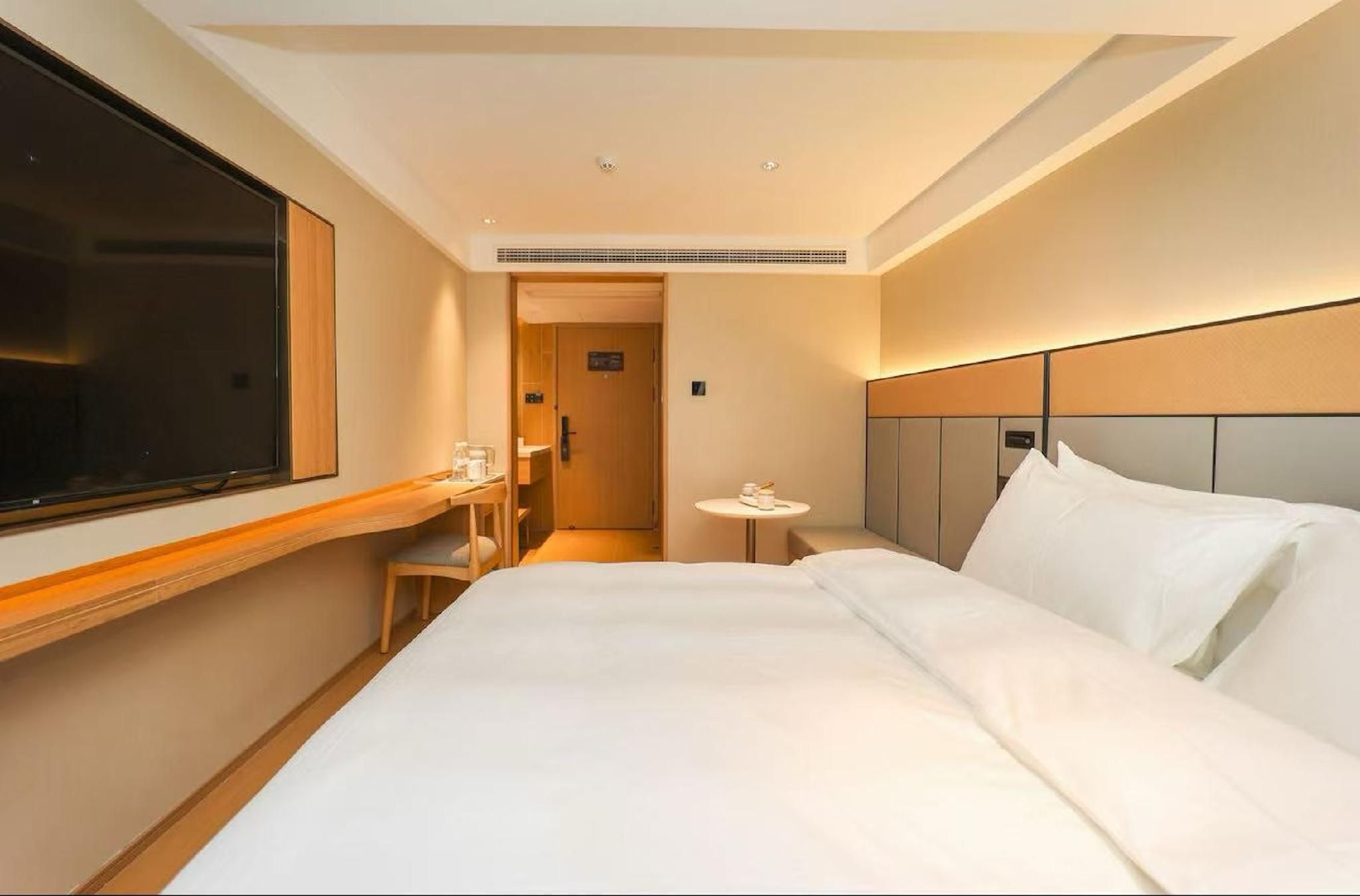 Business Queen Bed Room