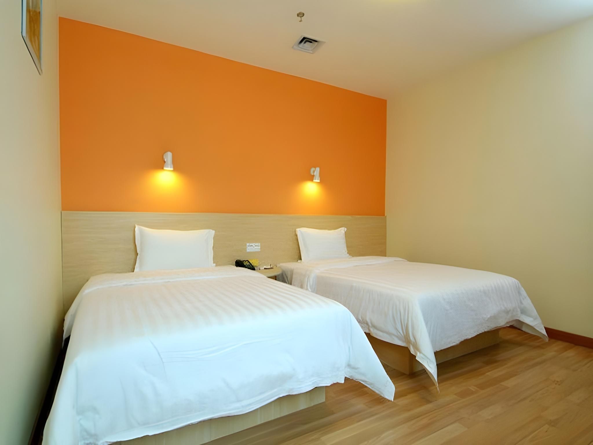 Corporate Twin, Guest room, 2 Twin/Single Bed(s), City view