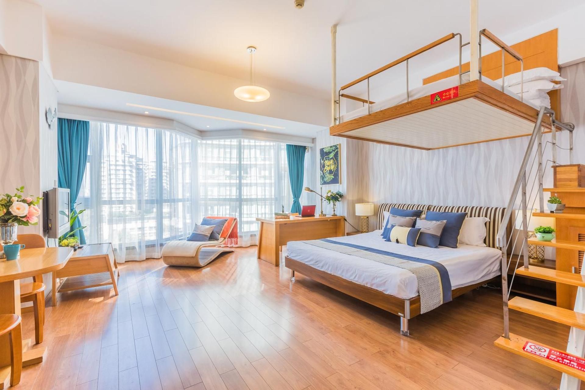 Deluxe Family Room A