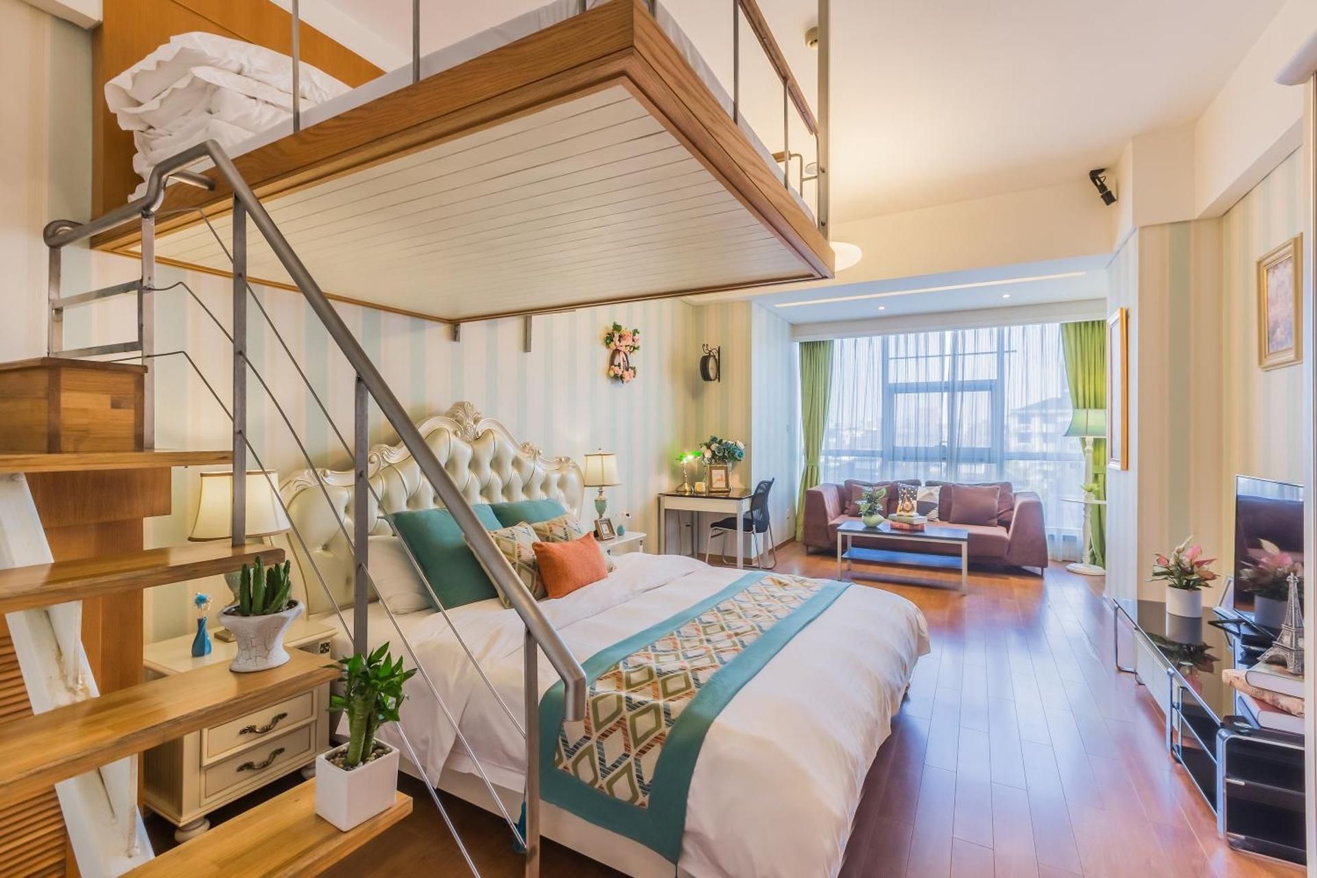 Deluxe Family Room A