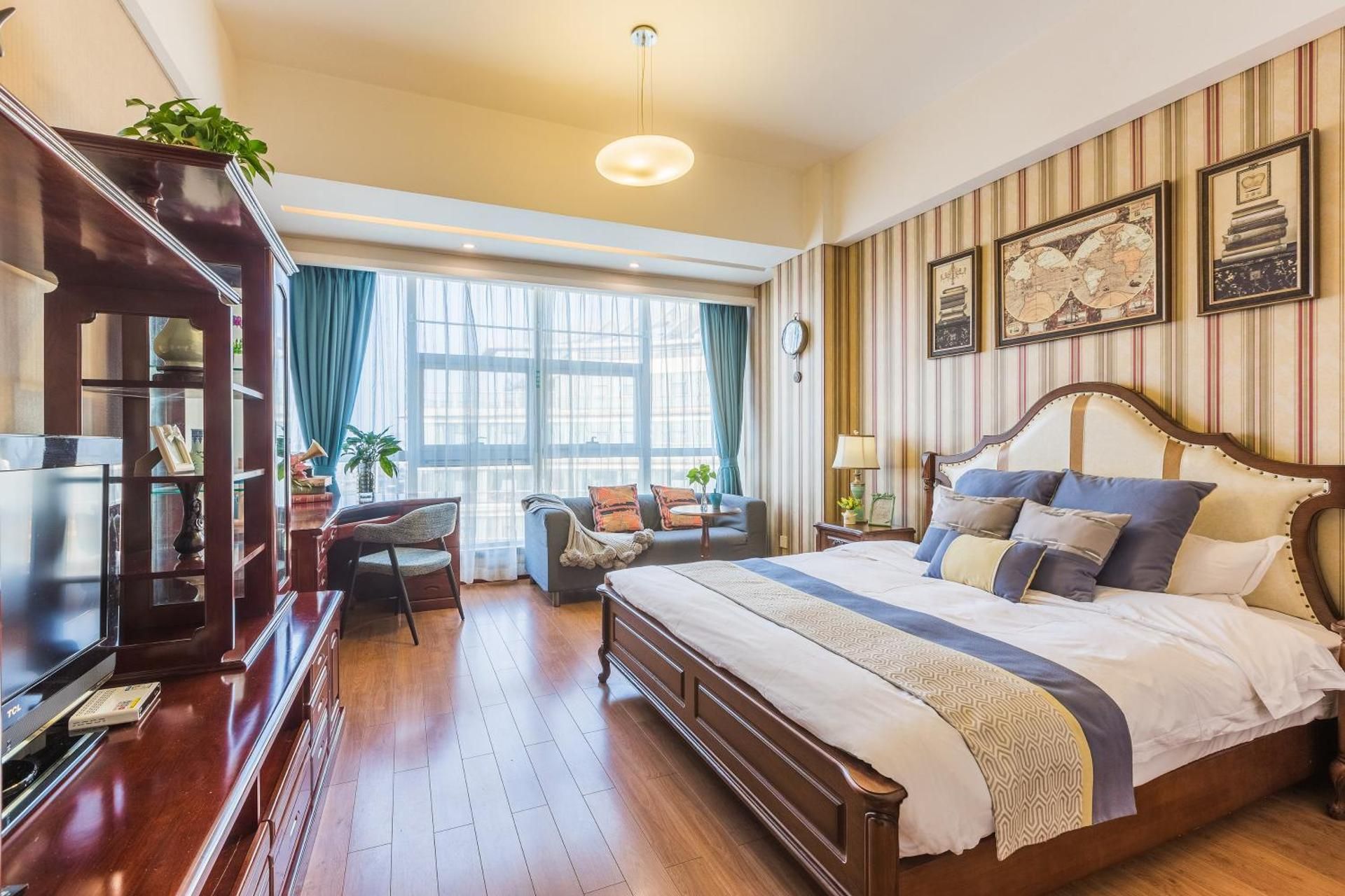 Queen Room