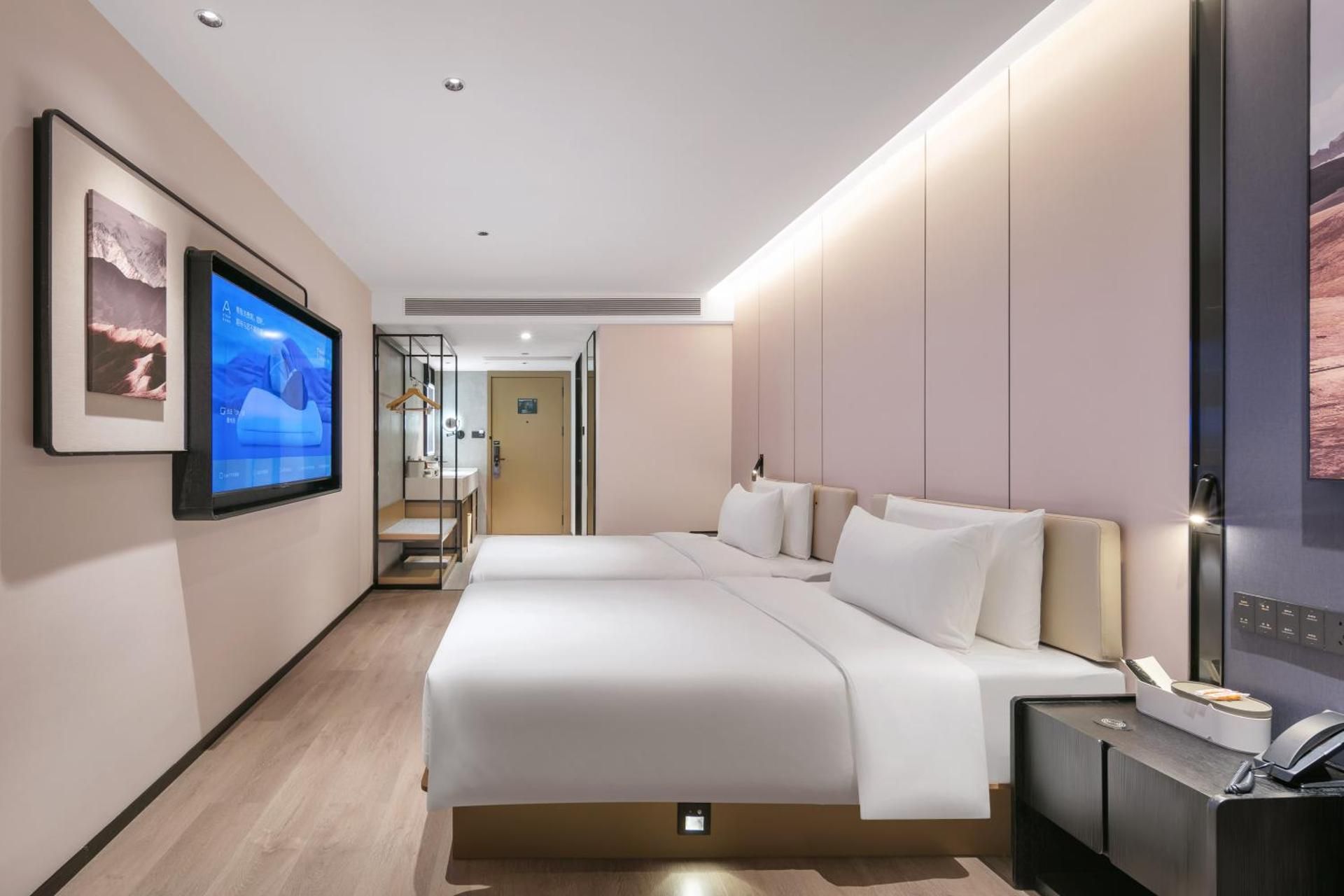 Superior Twin Room with Inner Window