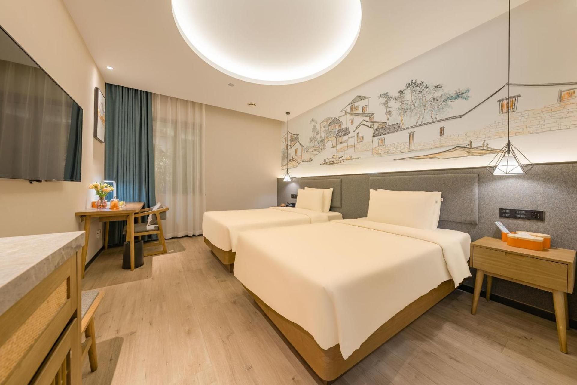 Superior Twin Room with Inner Window