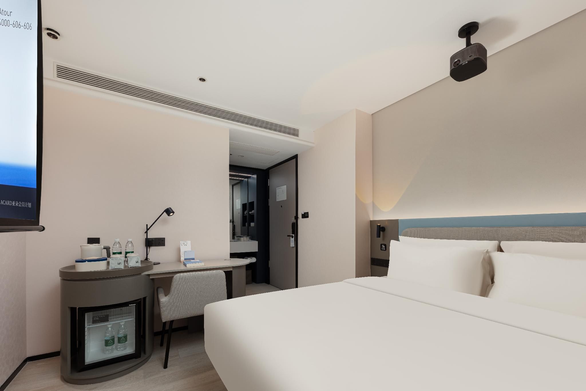 Comfort Queen Room