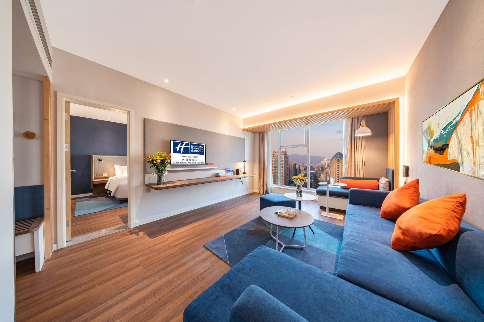 1 Bedroom Suite