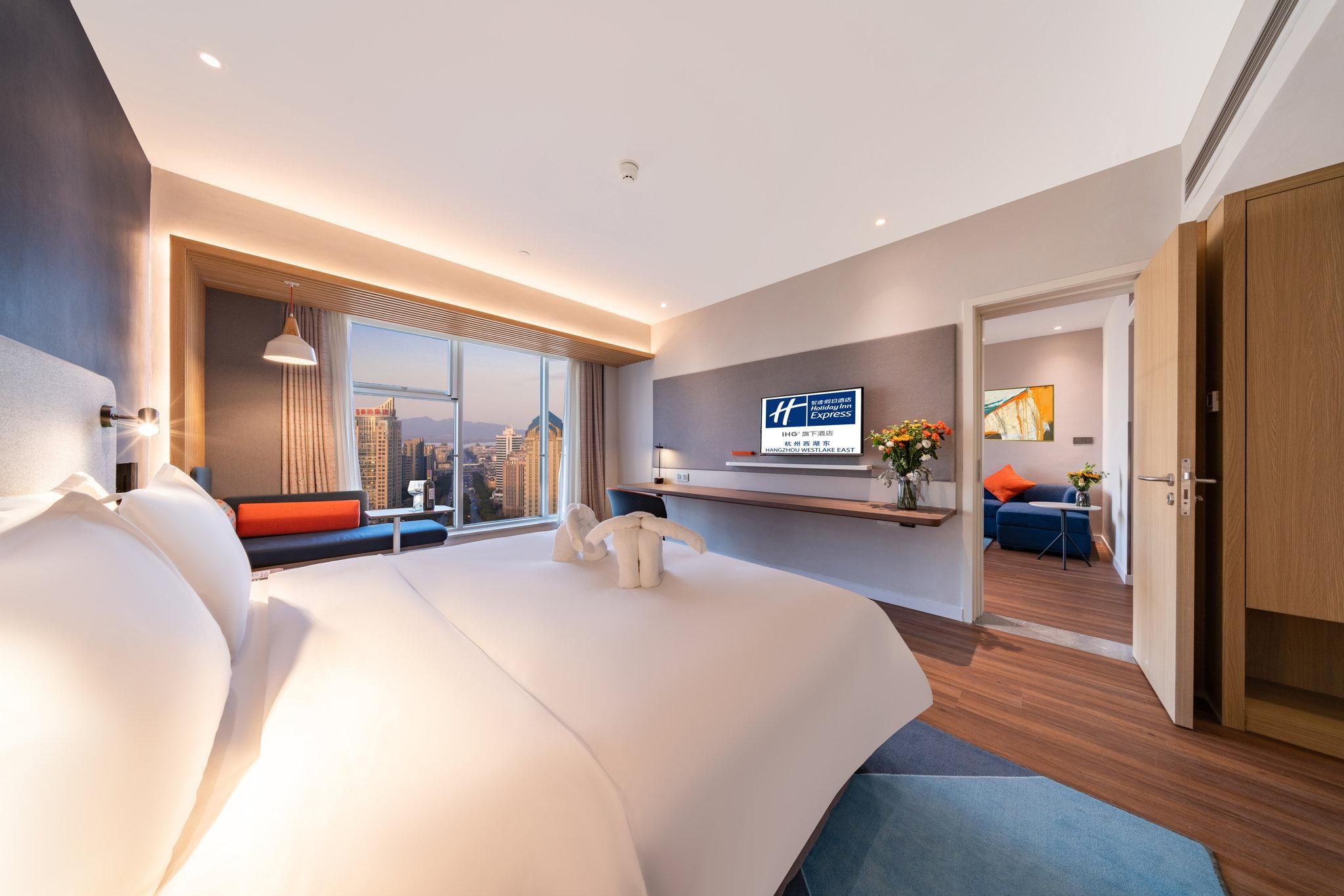1 Bedroom Suite