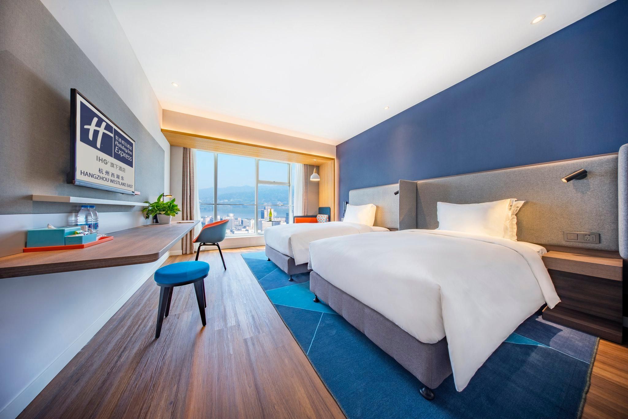 2 Twin Standard Lake View