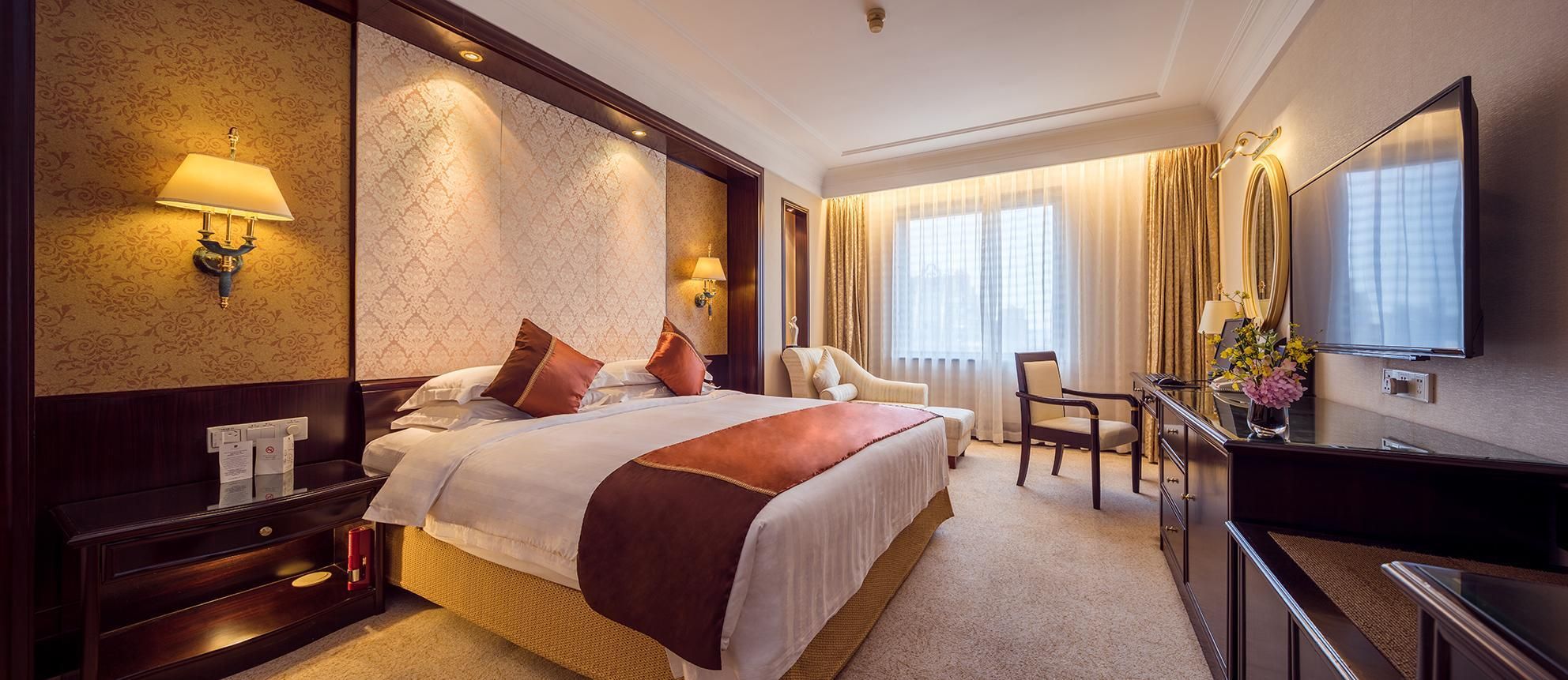Executive Queen Bed
