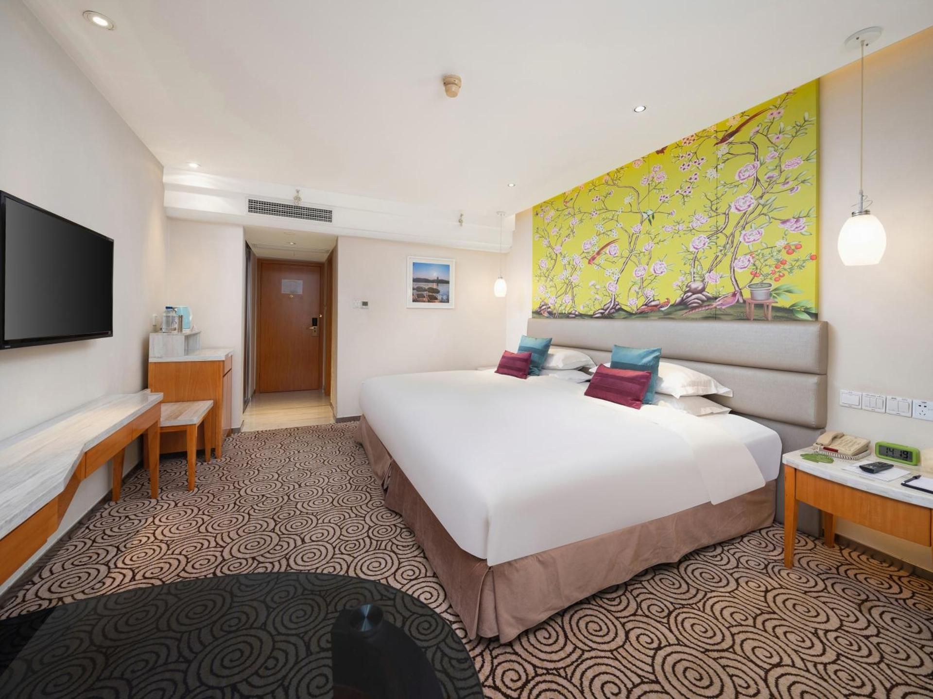 Elegant King Room(9th - 12th Floor)