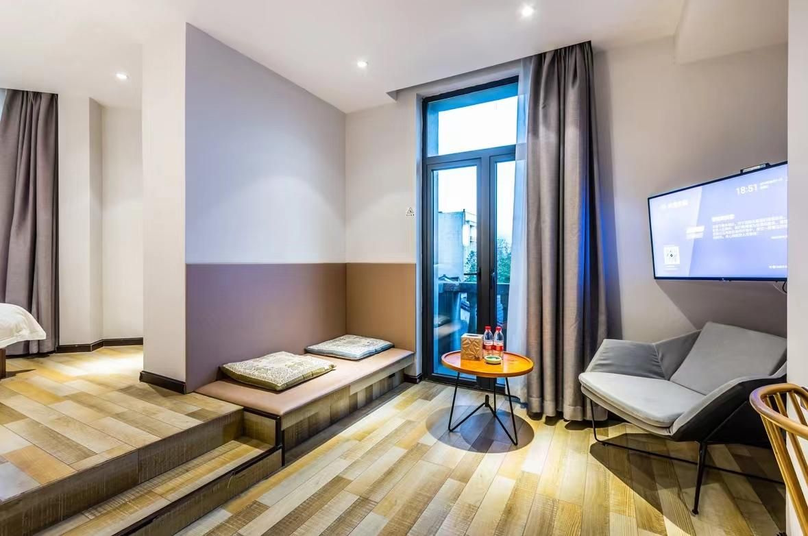 King Suite Room