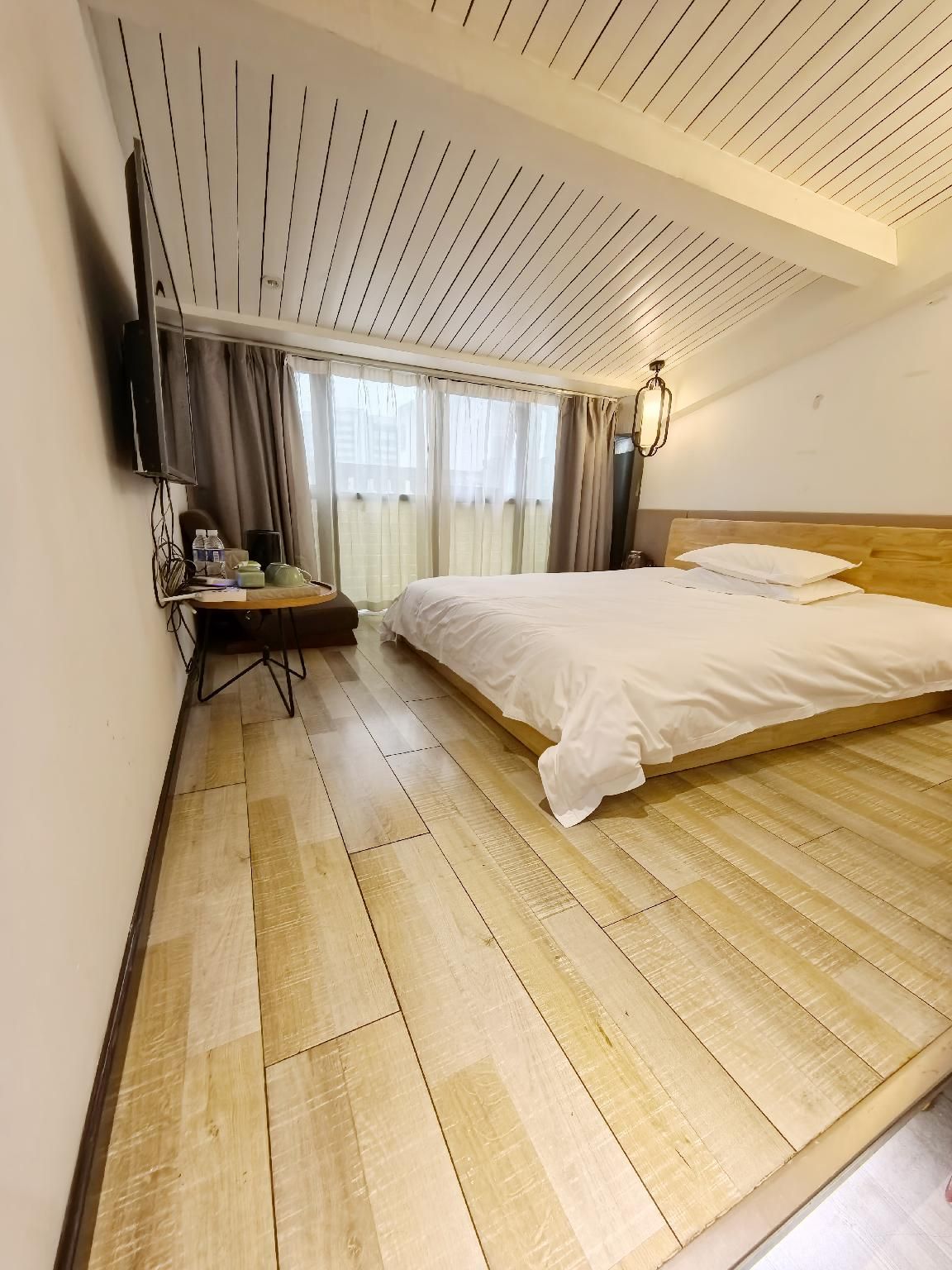 GTR - Guest Room with One 1.8M Bed