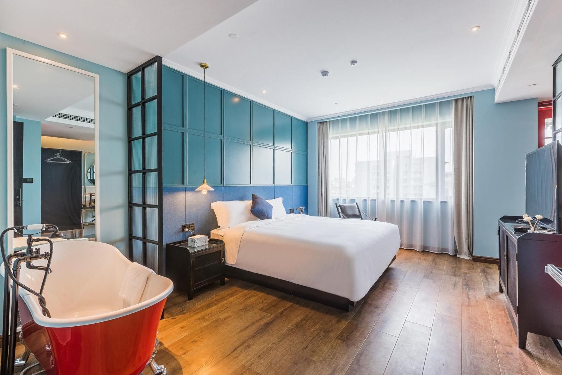 Romantic big bed room
