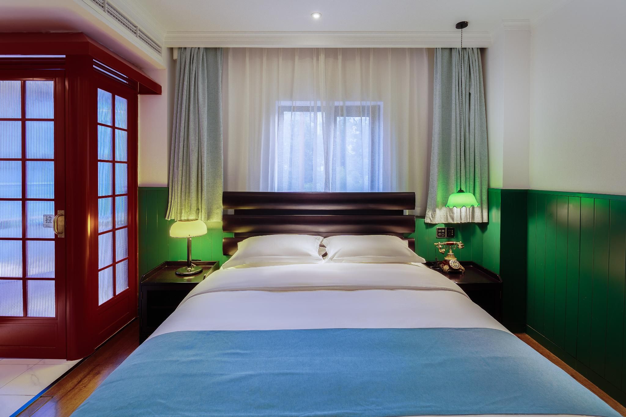 Standard Queen Bed