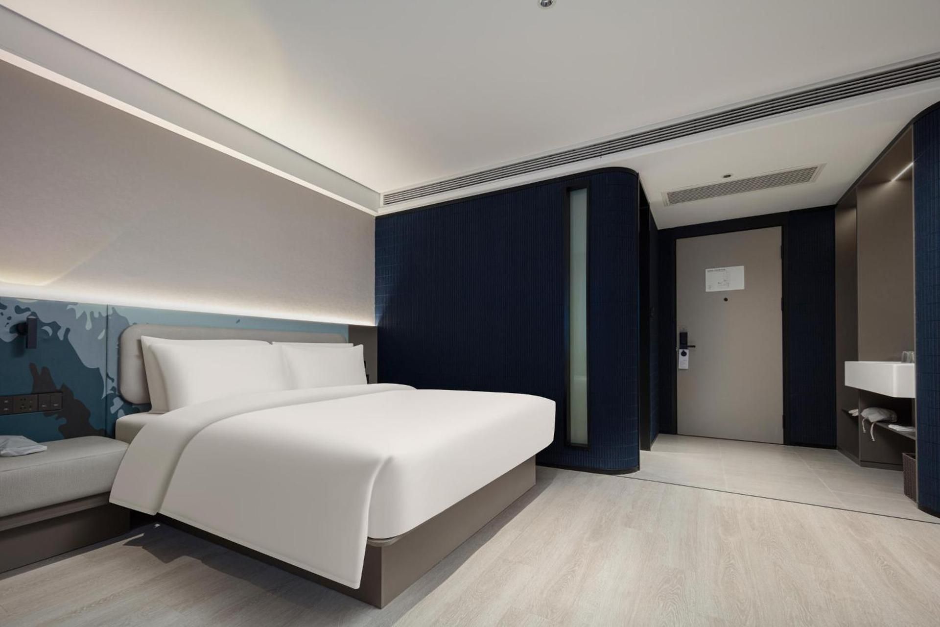 Superior Double Room with Inner Window