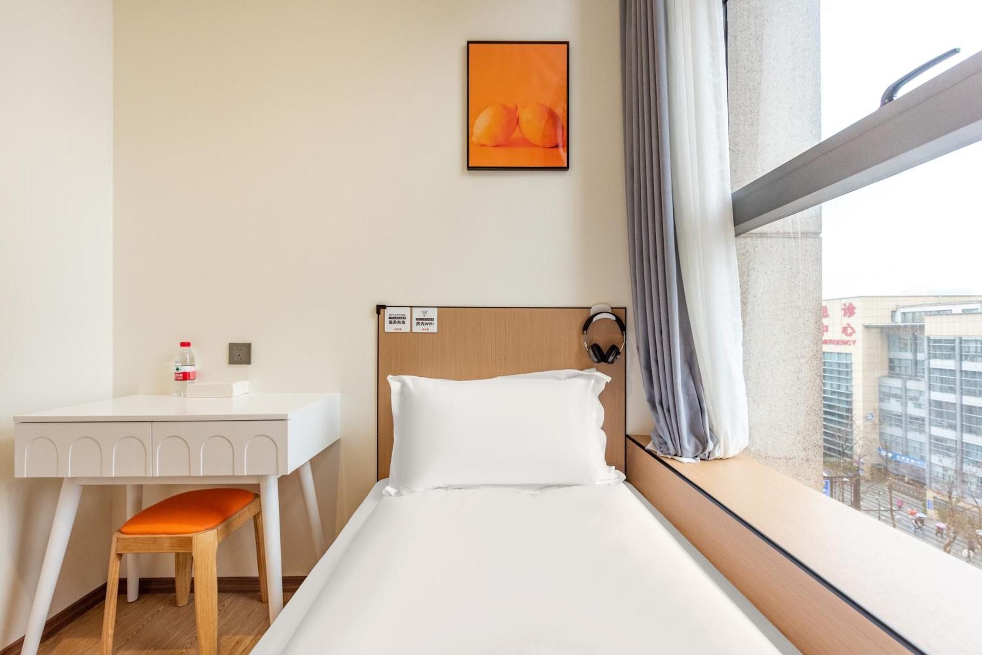 Comfort Single Room - Shared Bathroom