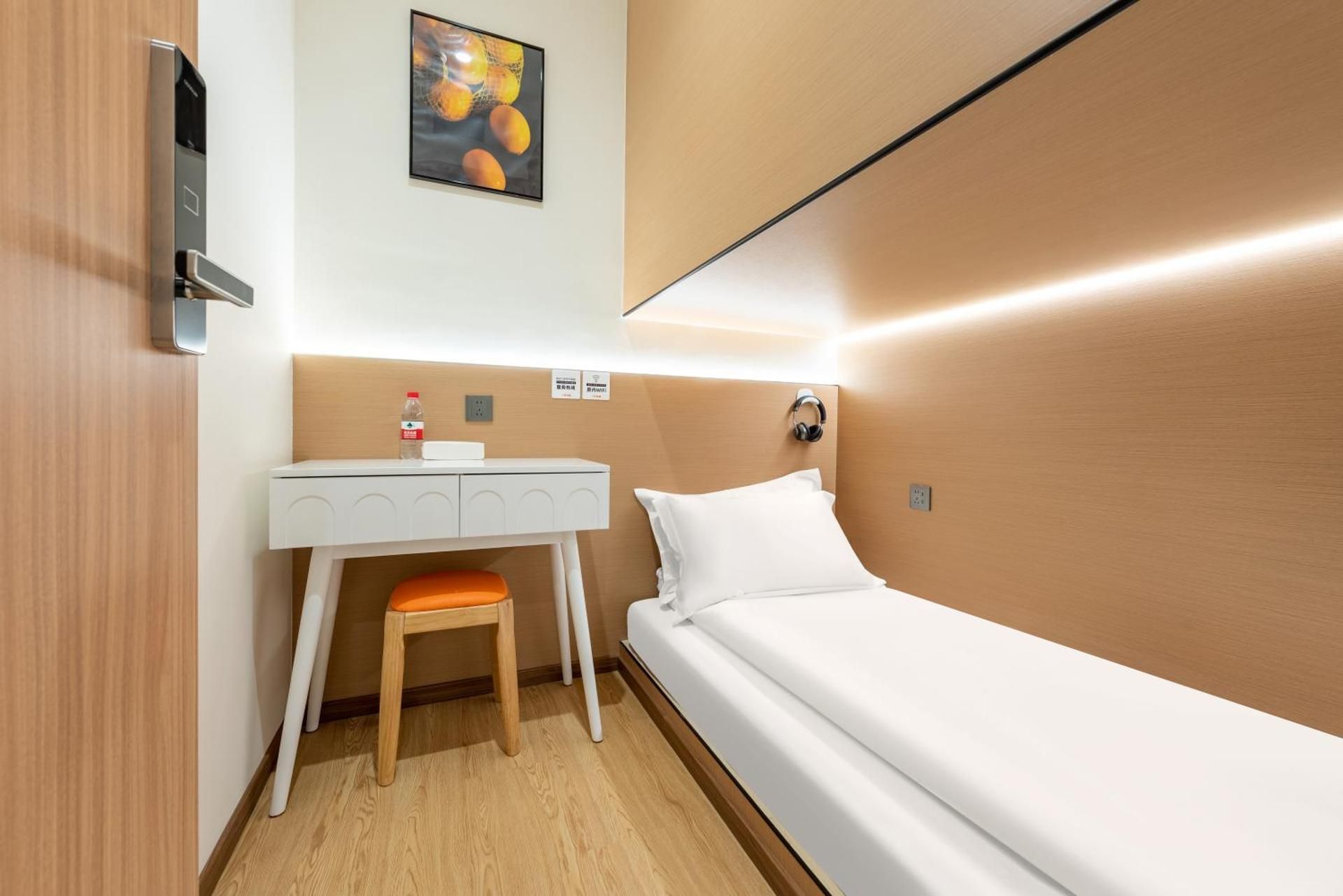 Z Type Single Room Lower Bunk -Shared Bathroom