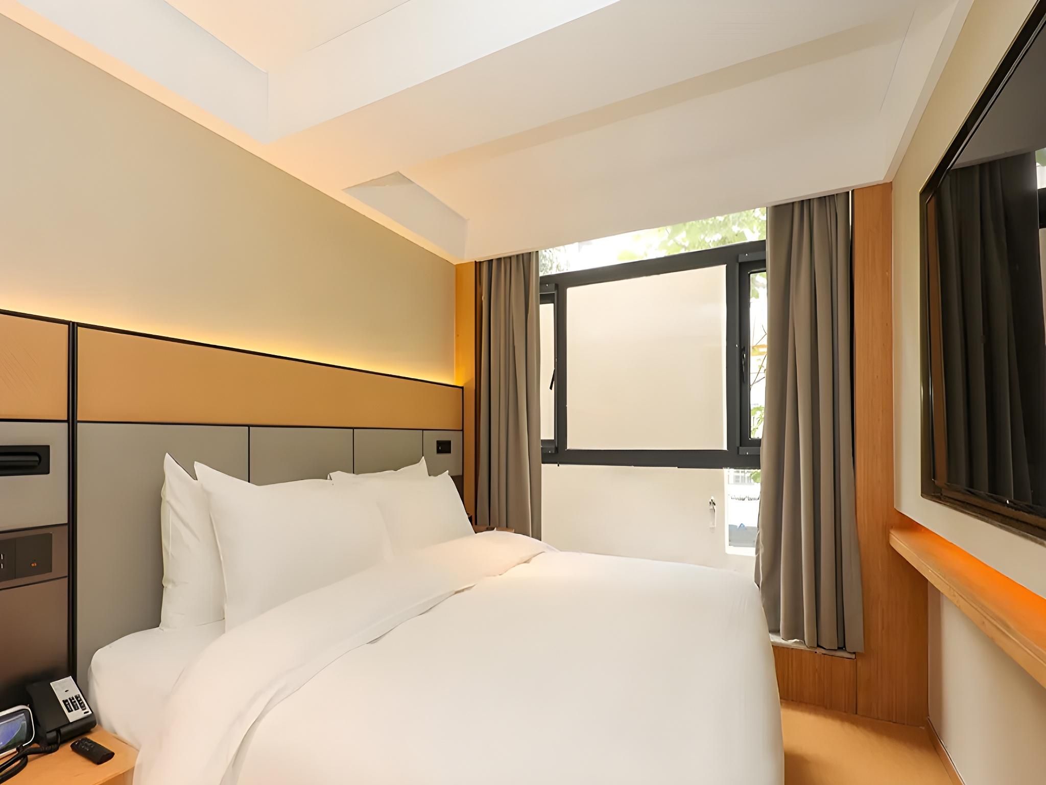 Huazhu - Superior BedRoom