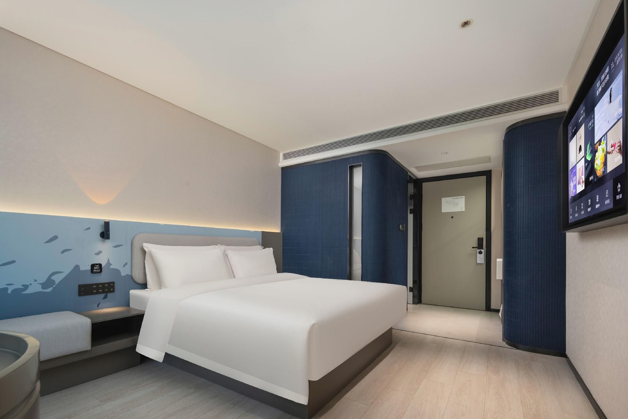Light Double Room