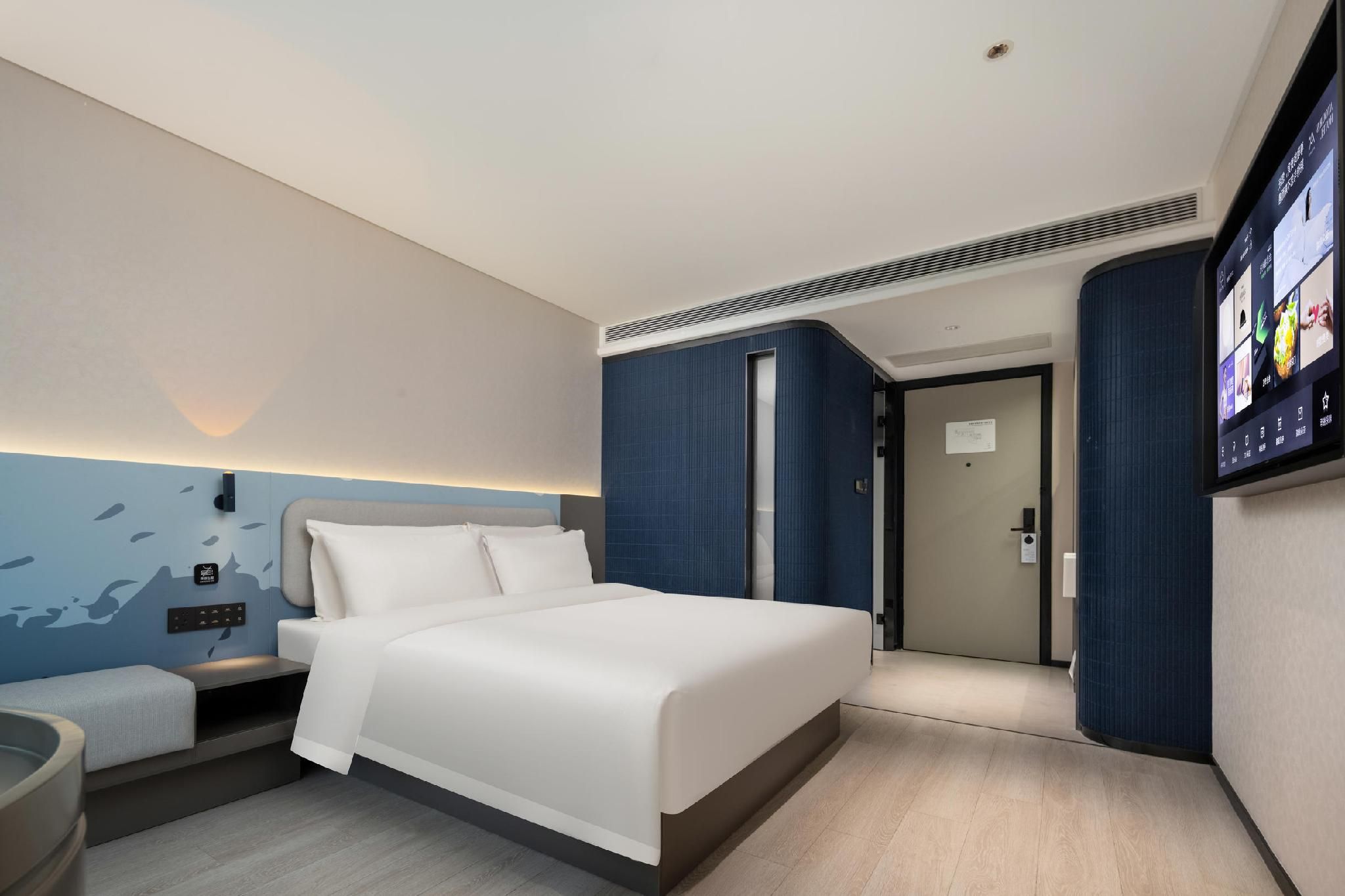 Comfort Queen Room