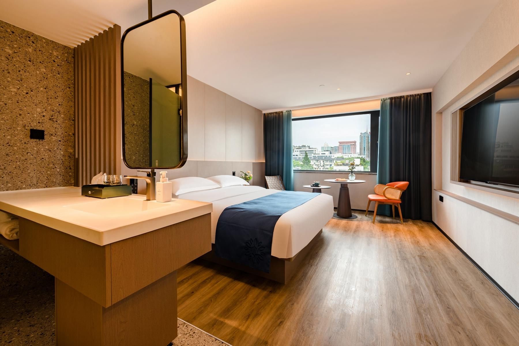 Business King Room