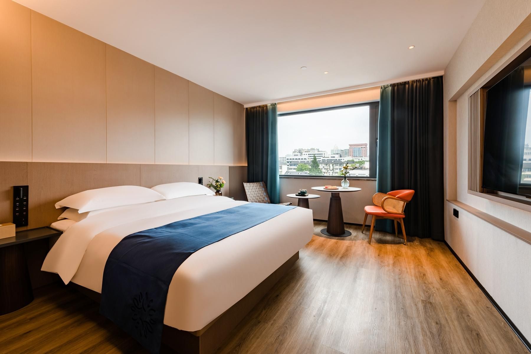 Business King Room