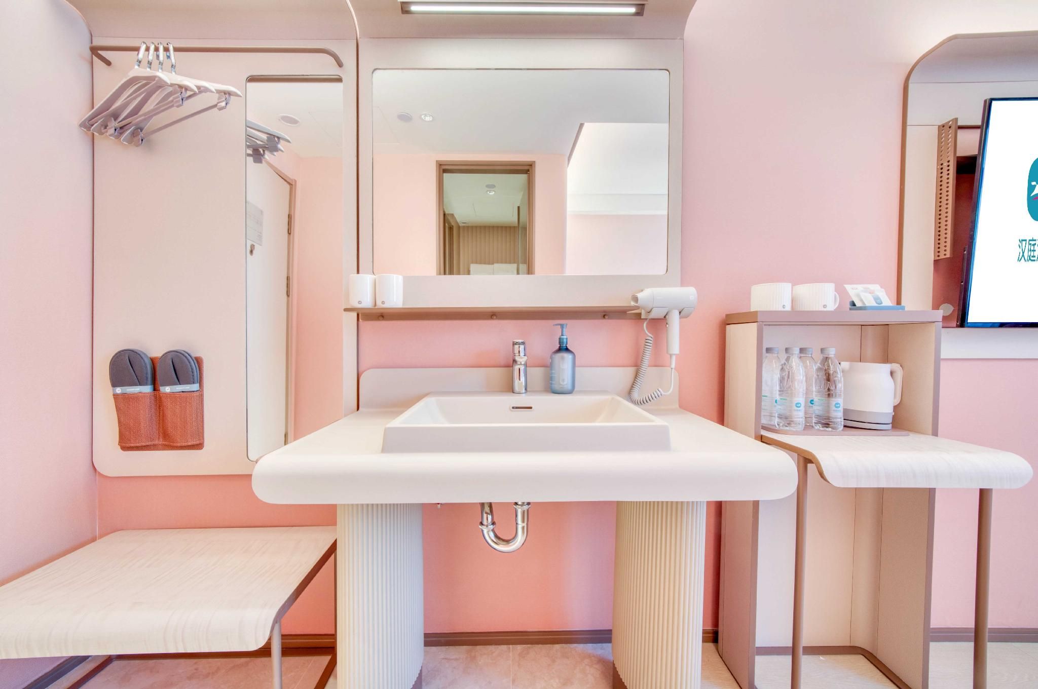 Business Queen Bed Room