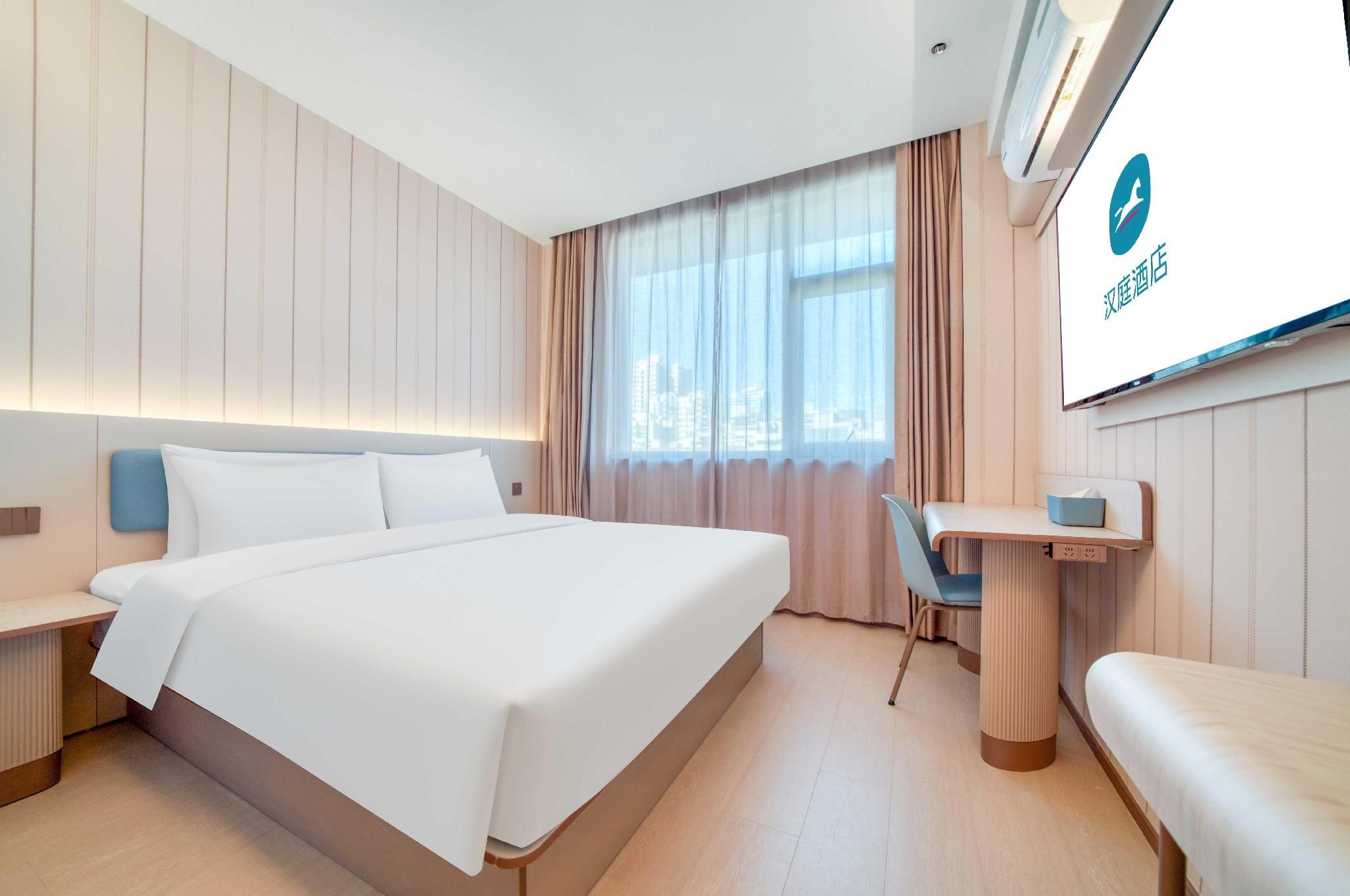 Business Queen Bed Room