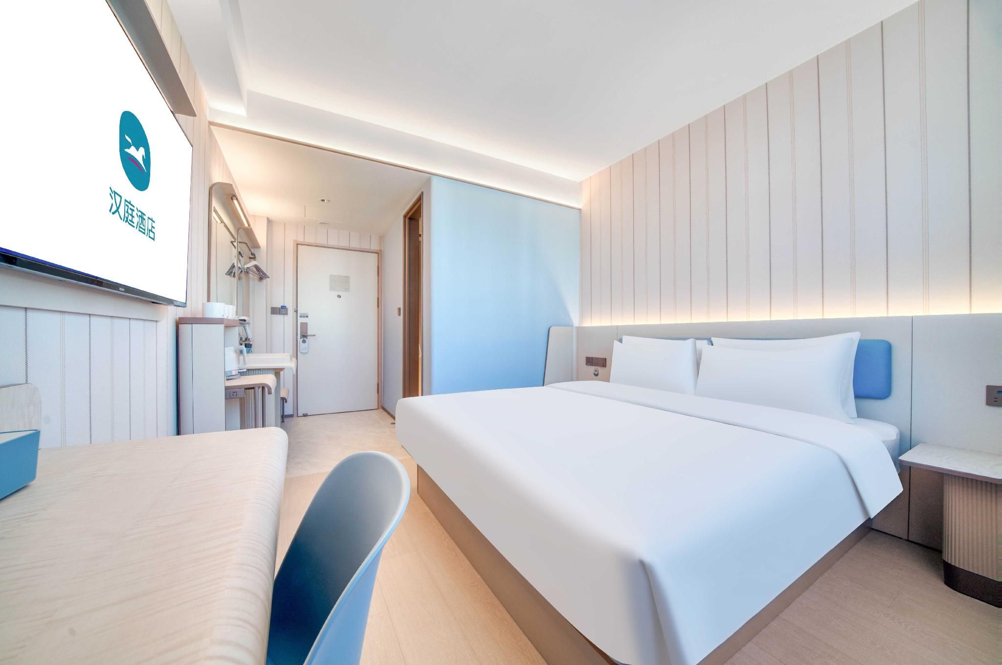 Business Queen Bed Room