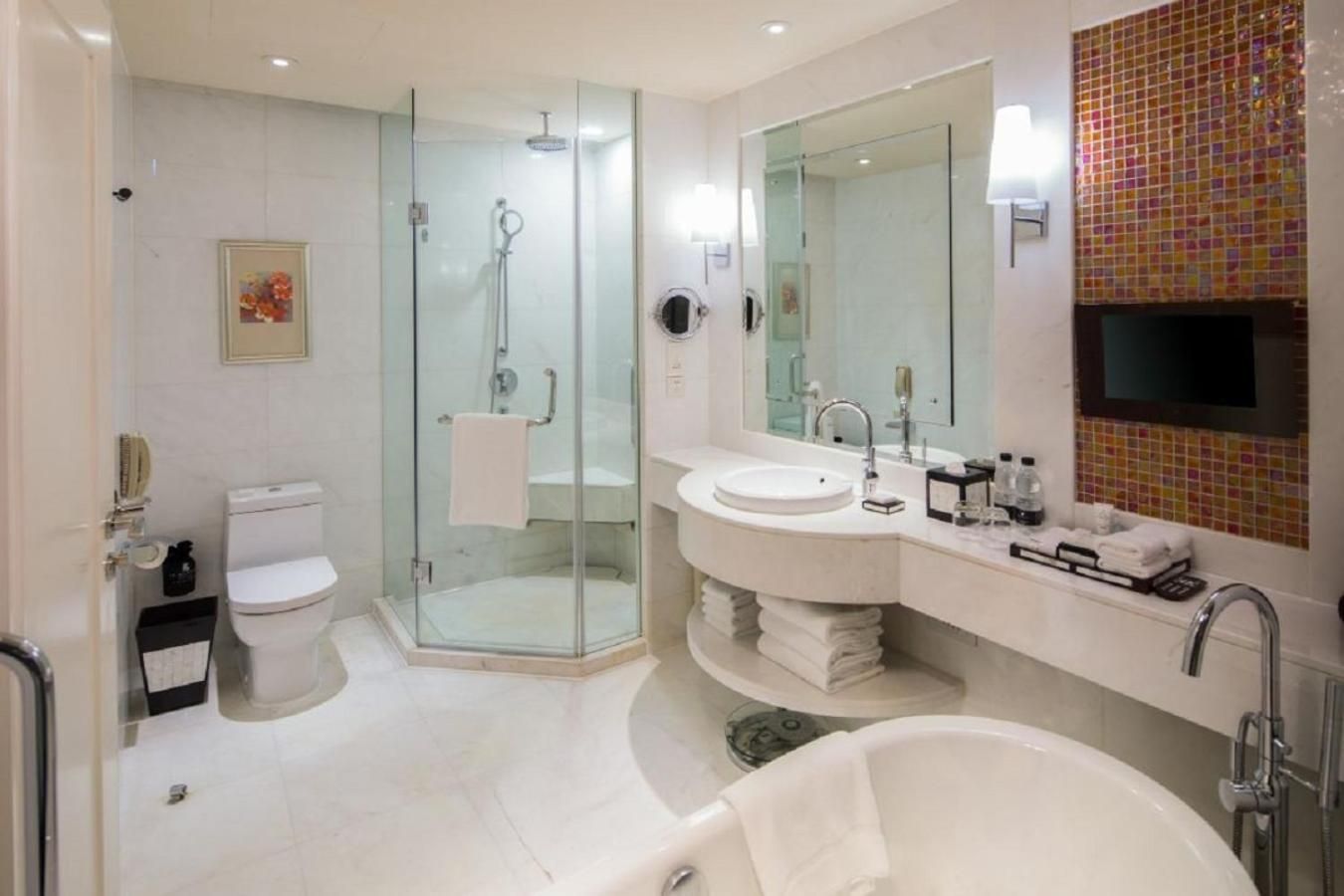 Premier Lake View King, Executive lounge access, Larger Guest room, 1 King, Lake view