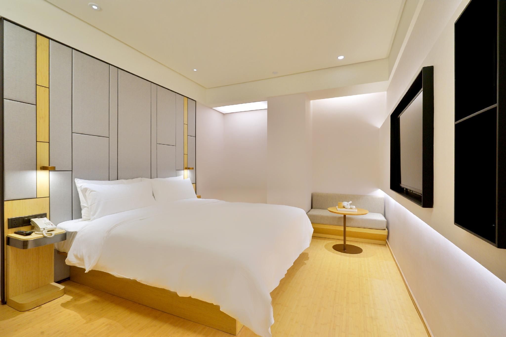 Queen Room A