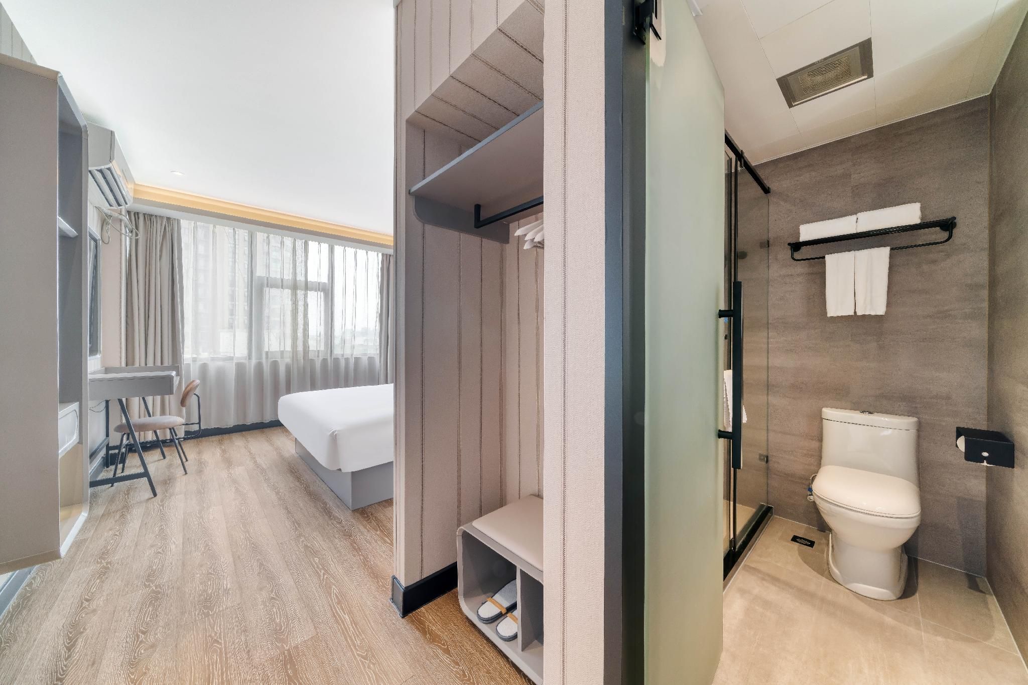 Business Queen Bed Room