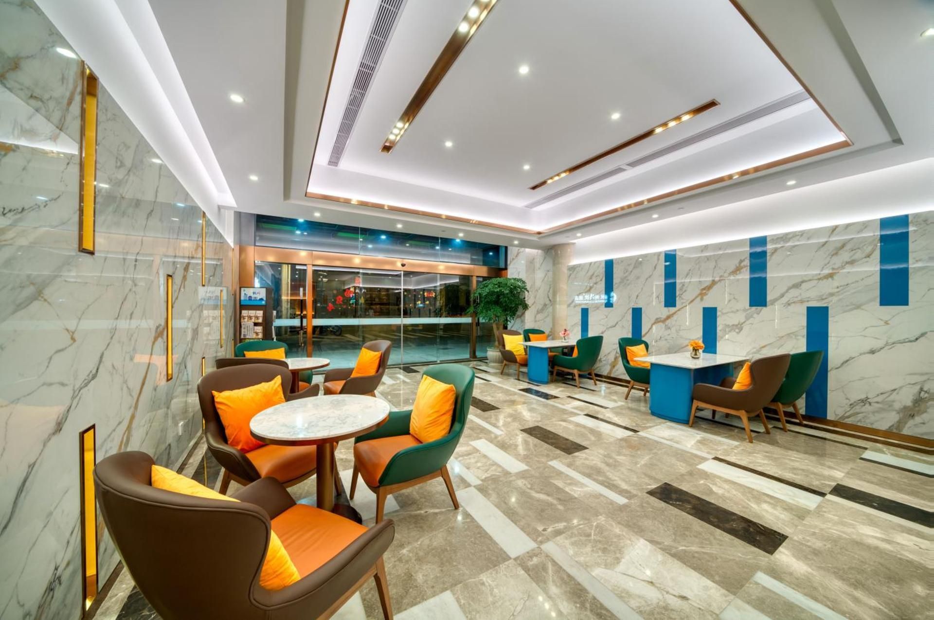 shared lounge/tv area