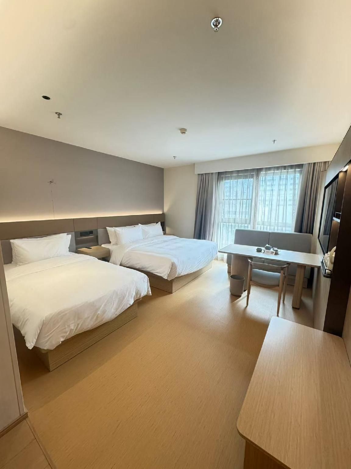 Huazhu - Family Room