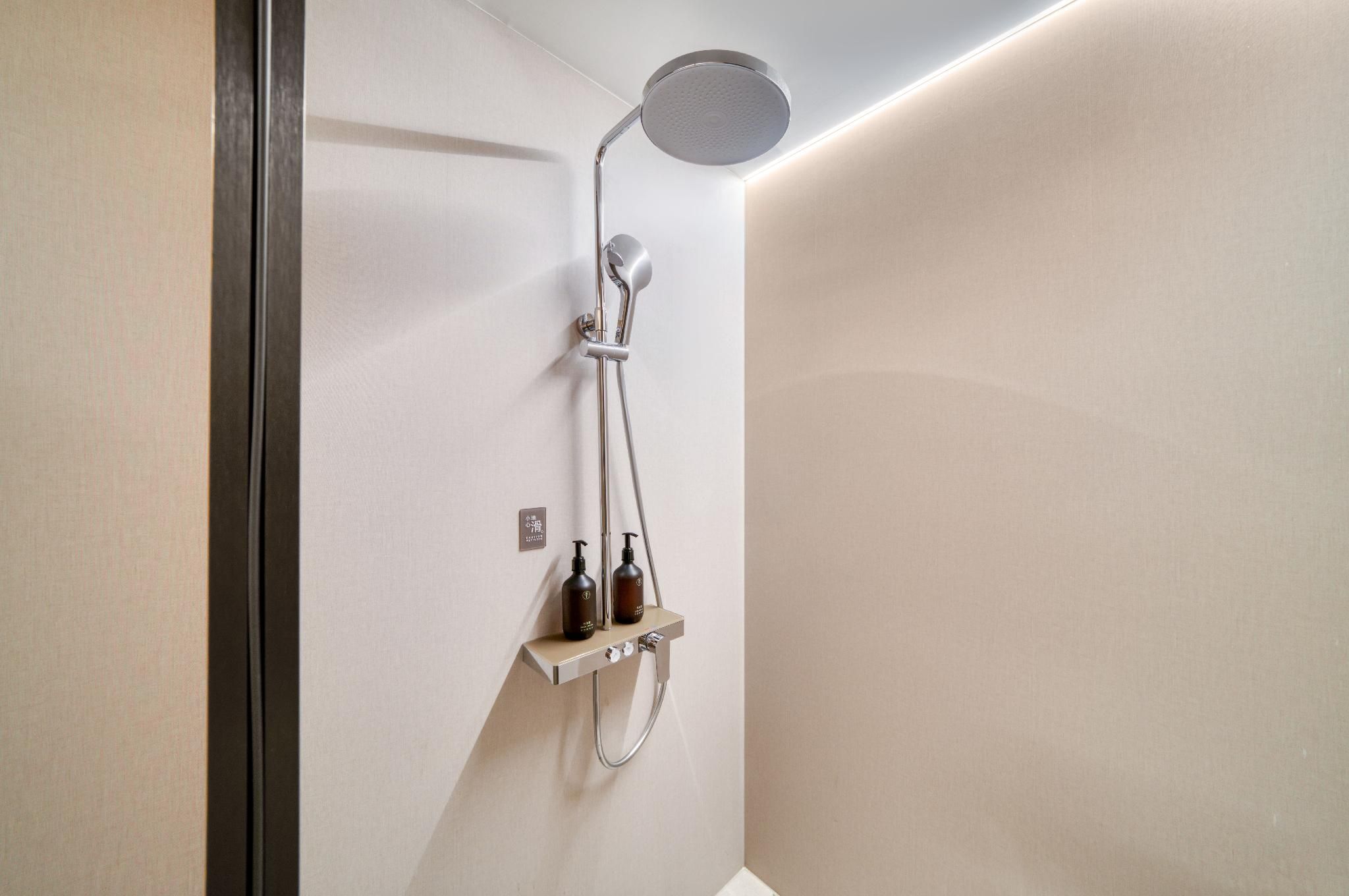 Huazhu - Business 1 Bed Room