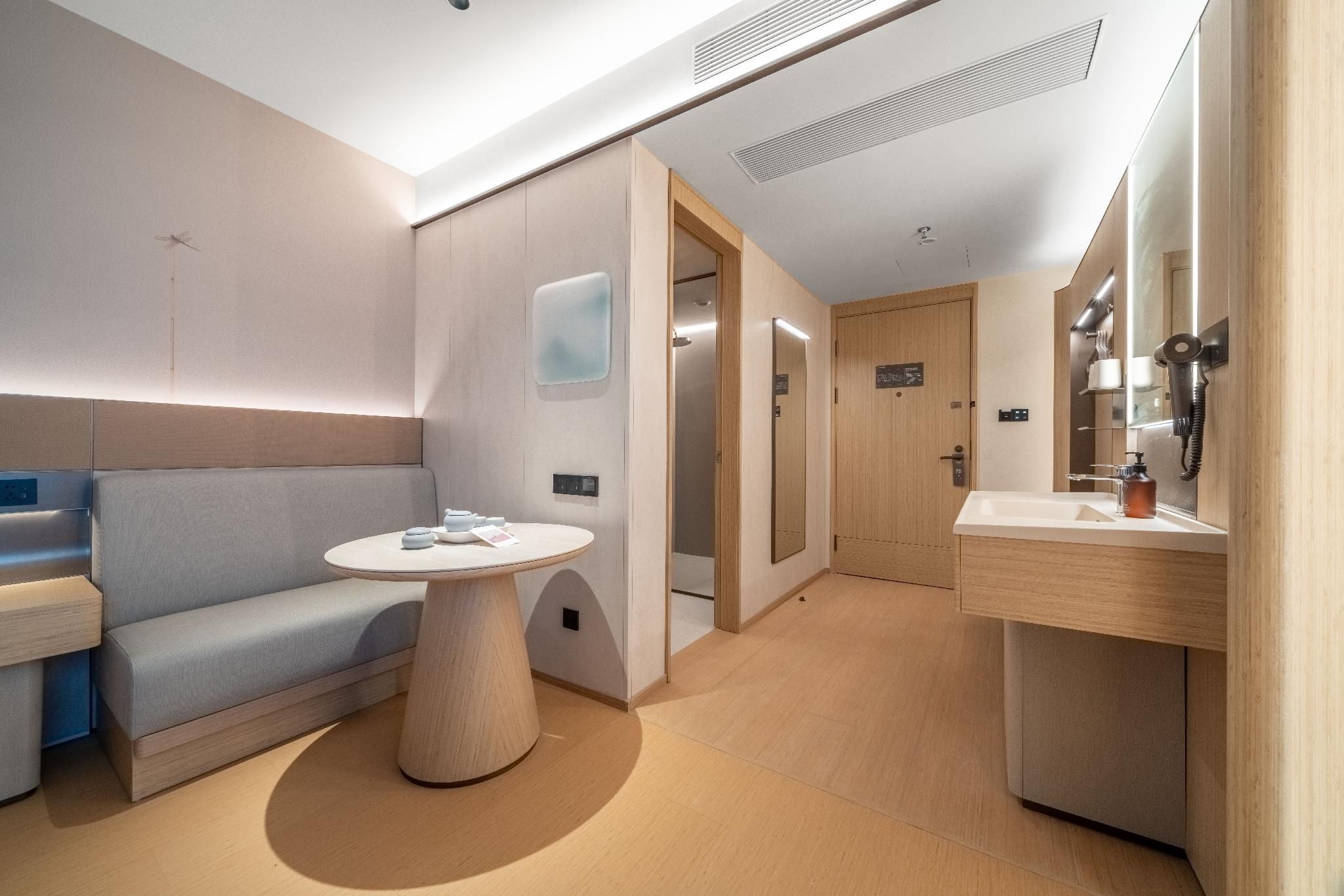 Ji Hotel Hangzhou Wulin Square Shentang Bridge Executive, Larger Guest room, 1 Queen 2